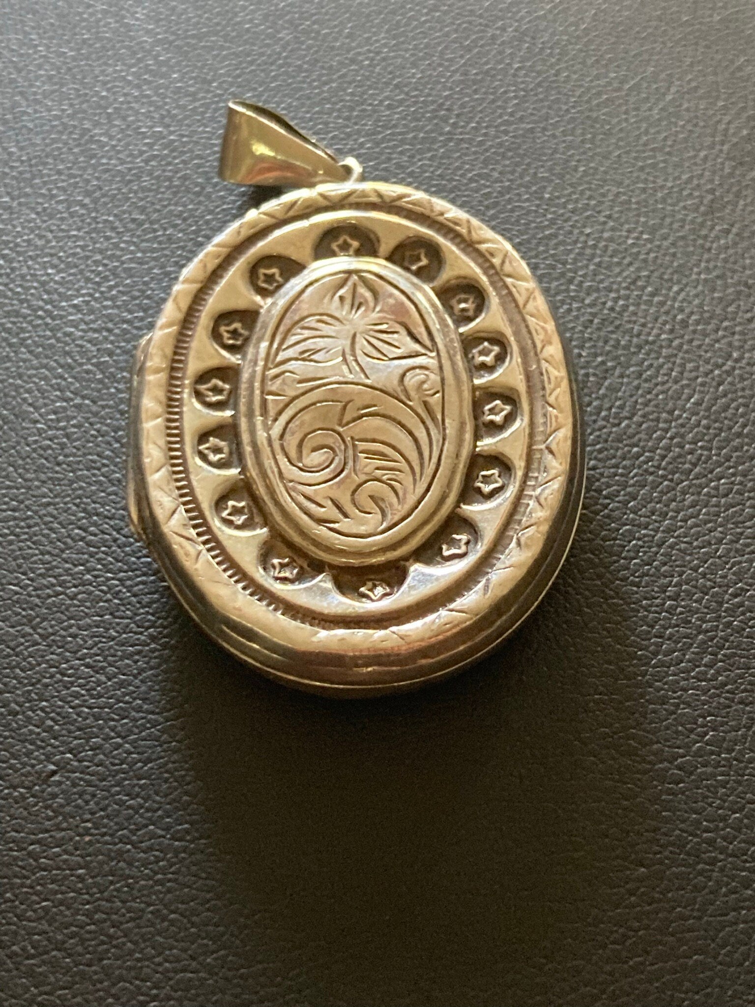 Vintage Large Locket sterling 925 silver weighs 8.89gm victorian revival