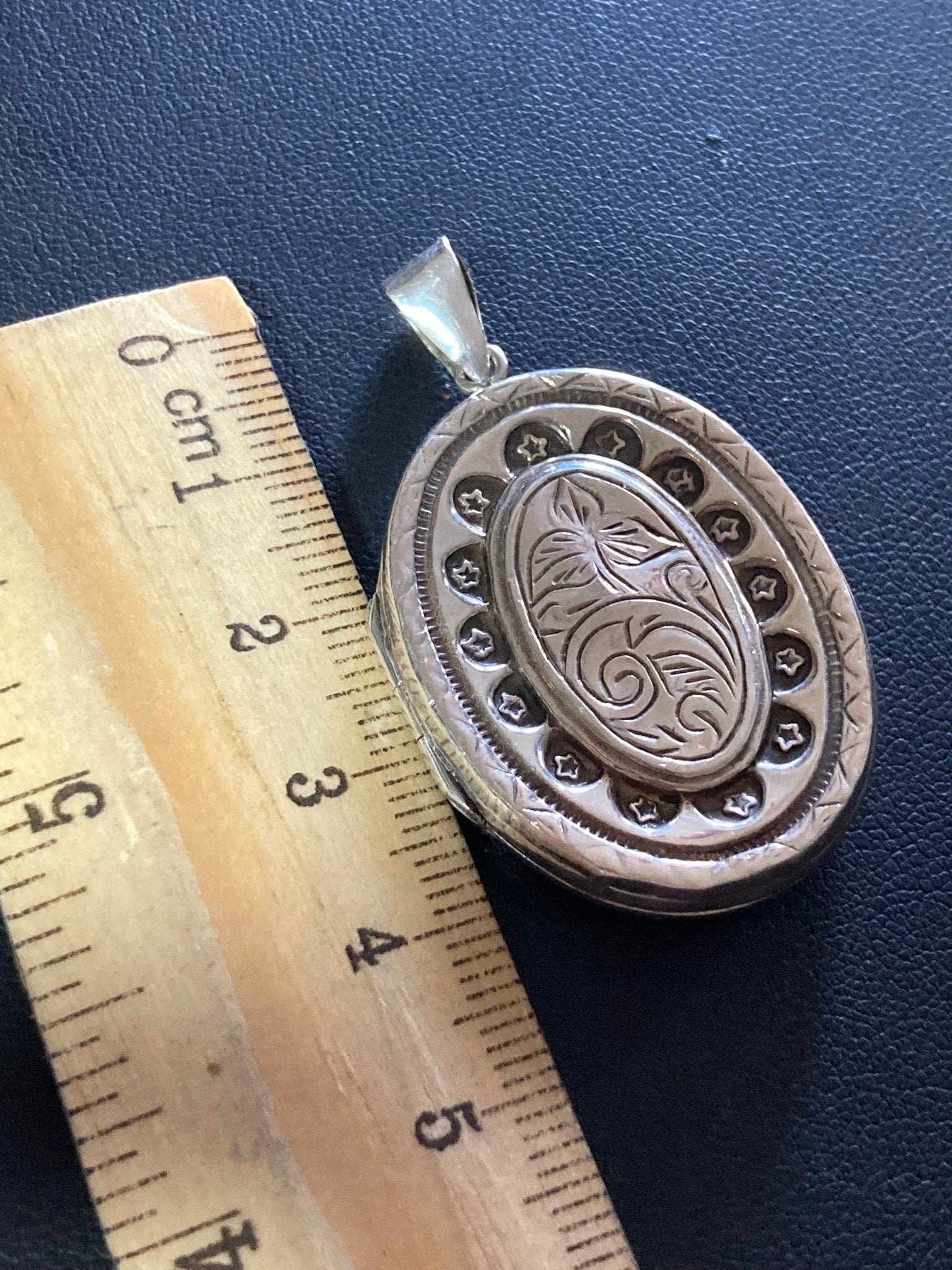 Vintage Large Locket sterling 925 silver weighs 8.89gm victorian revival