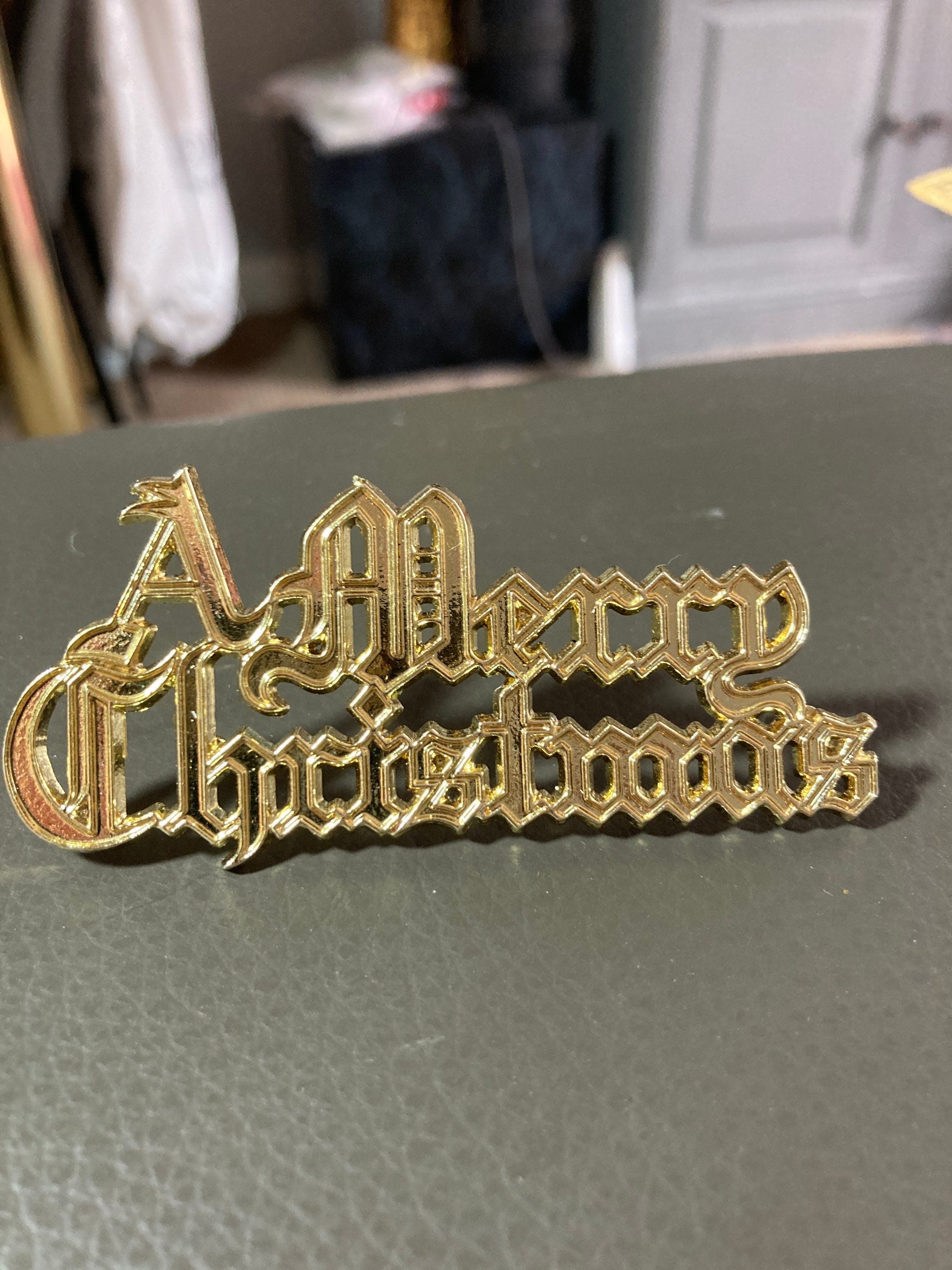 Vintage MERRY CHRISTMAS gold plastic stand up cake topper decoration