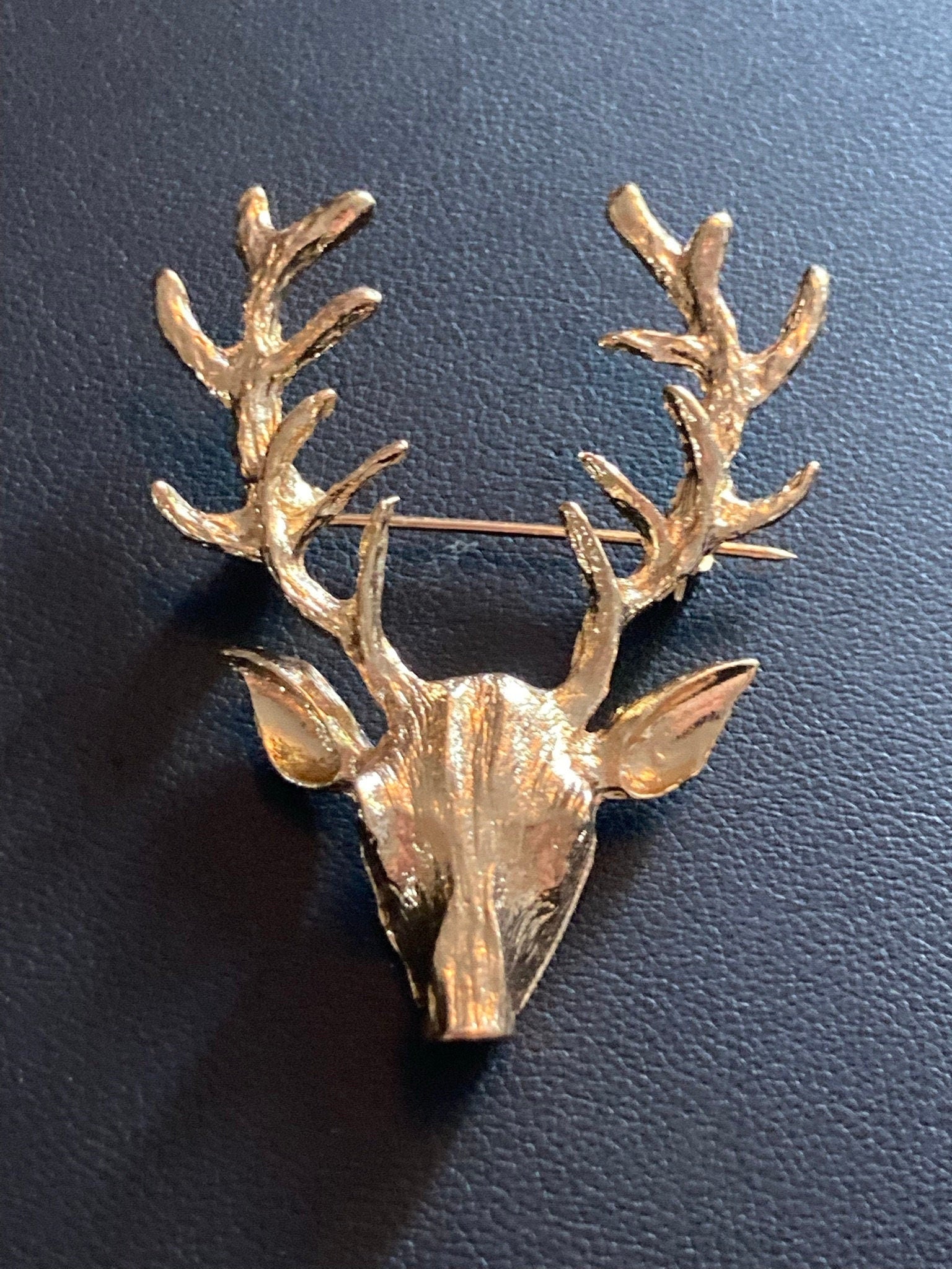 Retro gold Tone stag or reindeer brooch Scottish highlands