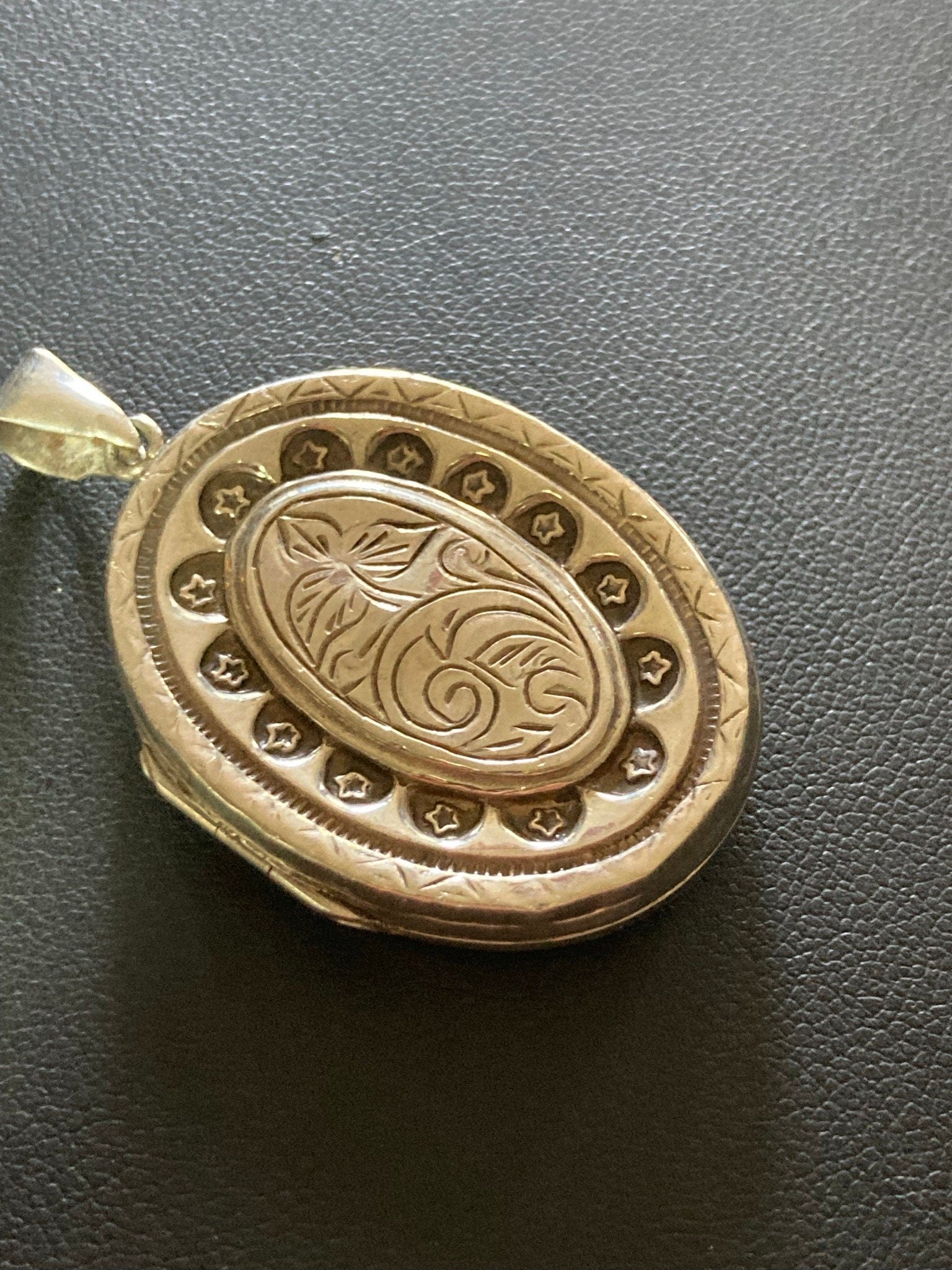 Vintage Large Locket sterling 925 silver weighs 8.89gm victorian revival