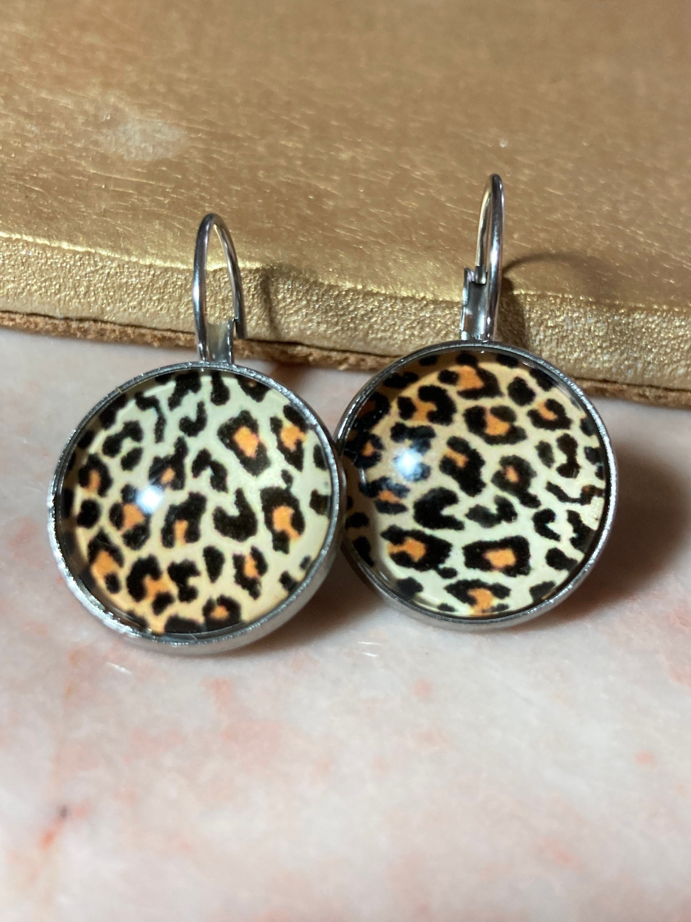 16mm round pair of animal leopard print hair clips silver tone