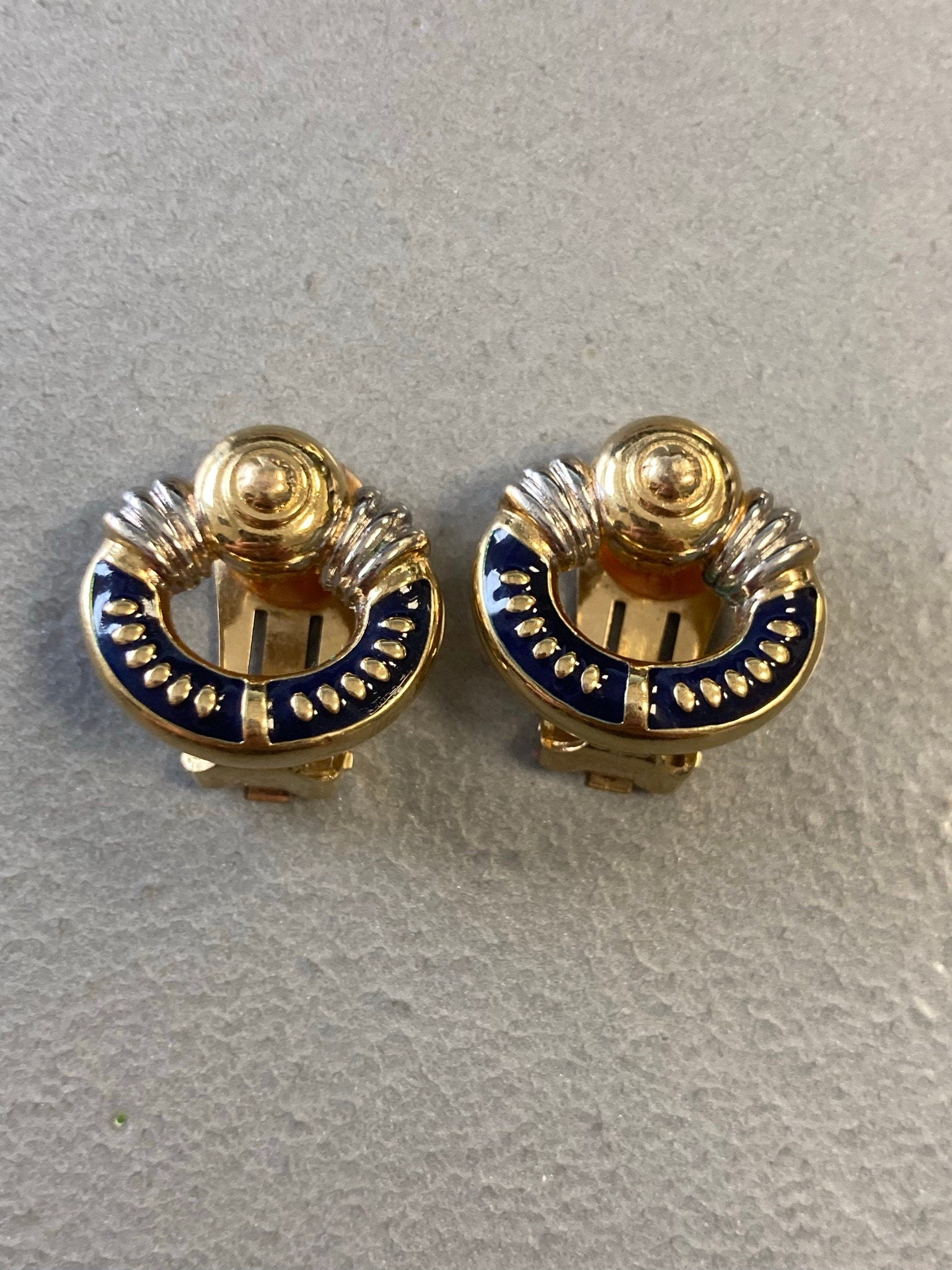 Signed BURBERRY designer navy blue enamel flat hoop gold tone clip on stud earrings