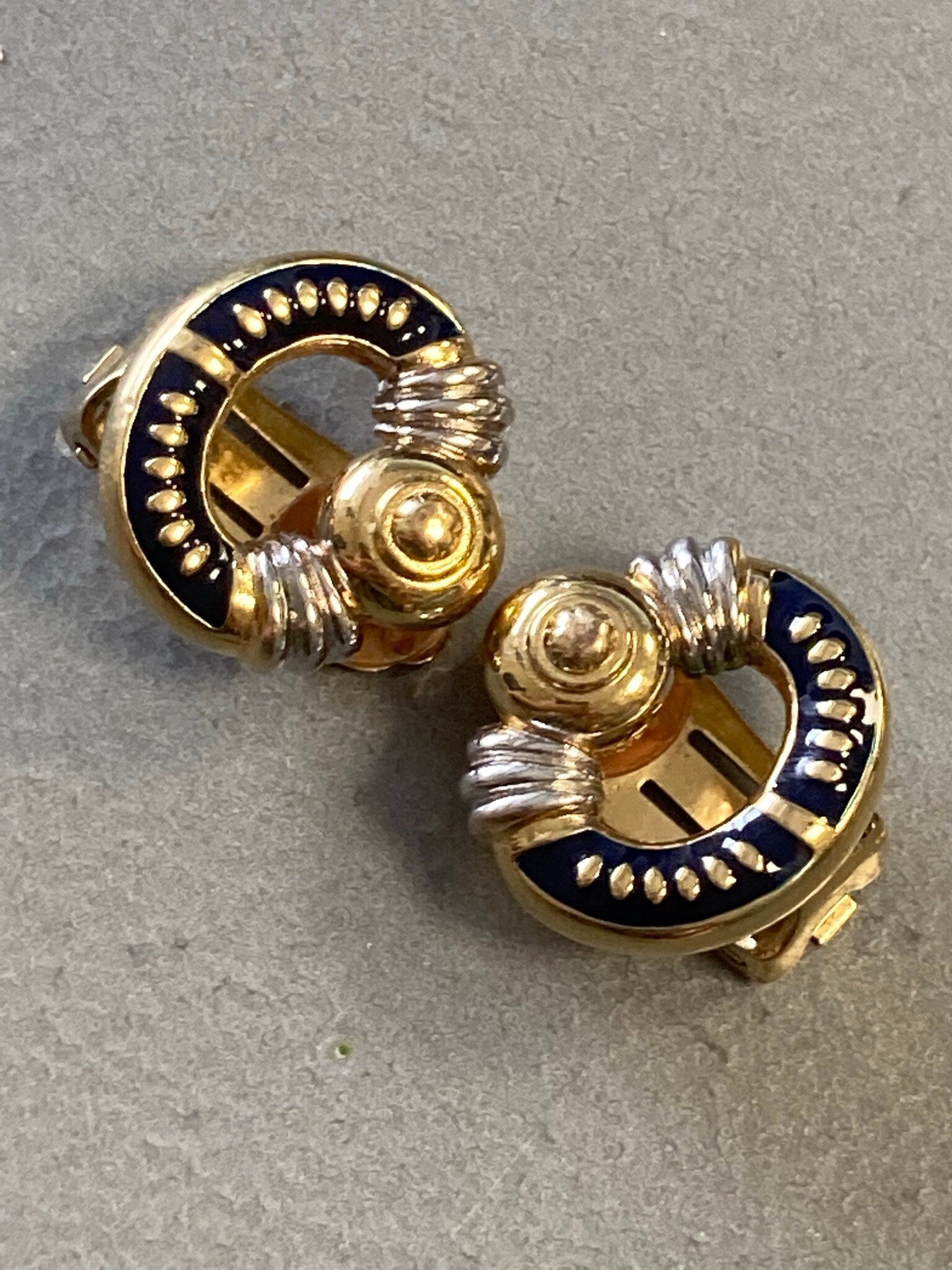 Signed BURBERRY designer navy blue enamel flat hoop gold tone clip on stud earrings