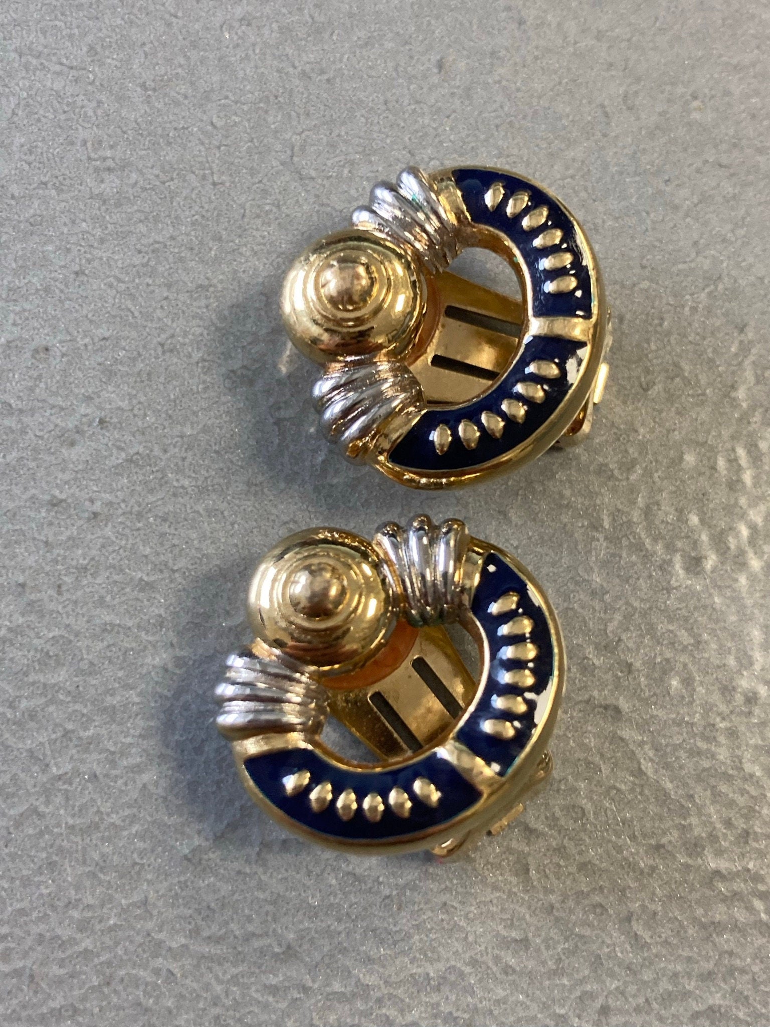 Signed BURBERRY designer navy blue enamel flat hoop gold tone clip on stud earrings
