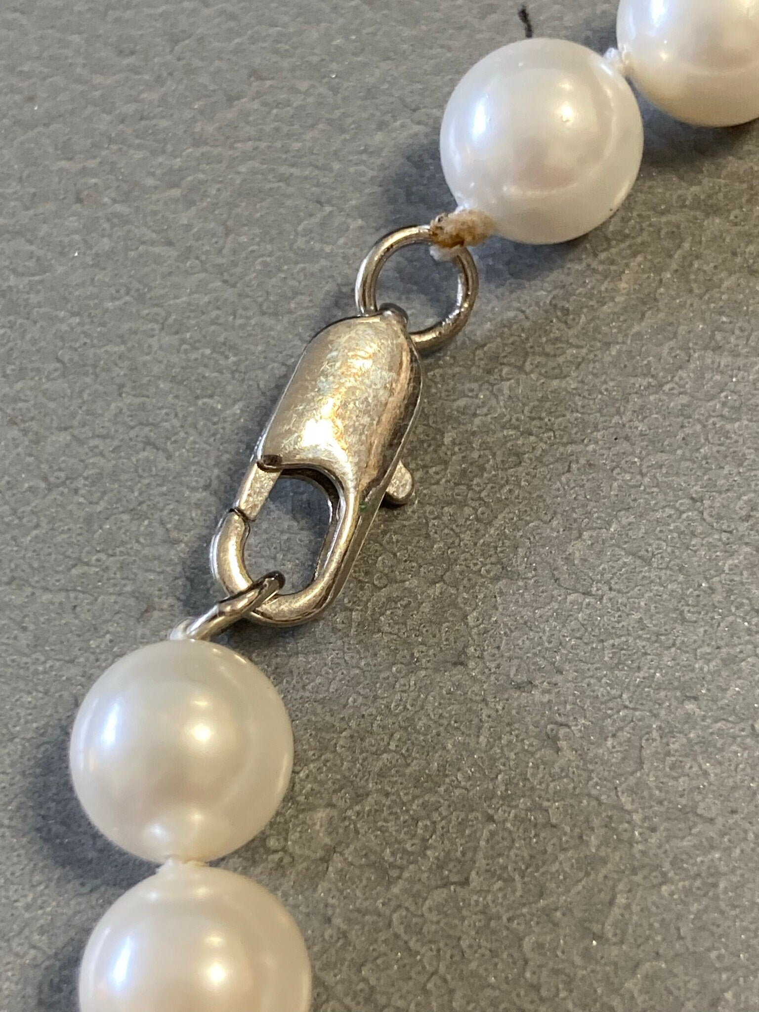 Modernist white knotted glass pearl necklace 46cm single strand of pearls