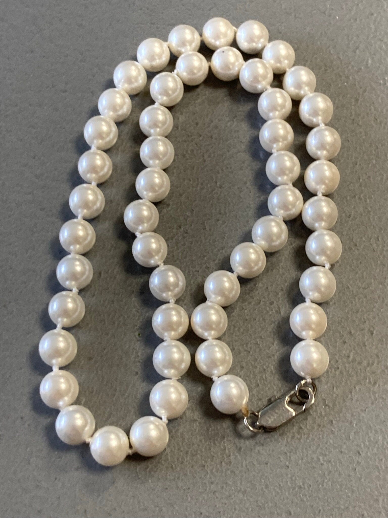Modernist white knotted glass pearl necklace 46cm single strand of pearls