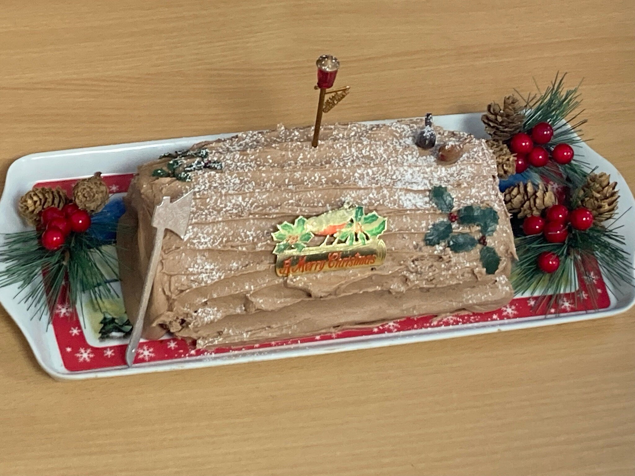 red green job lot 5 x 4cm  sprigs HOLLY LEAVES BERRIES plastic cake topper