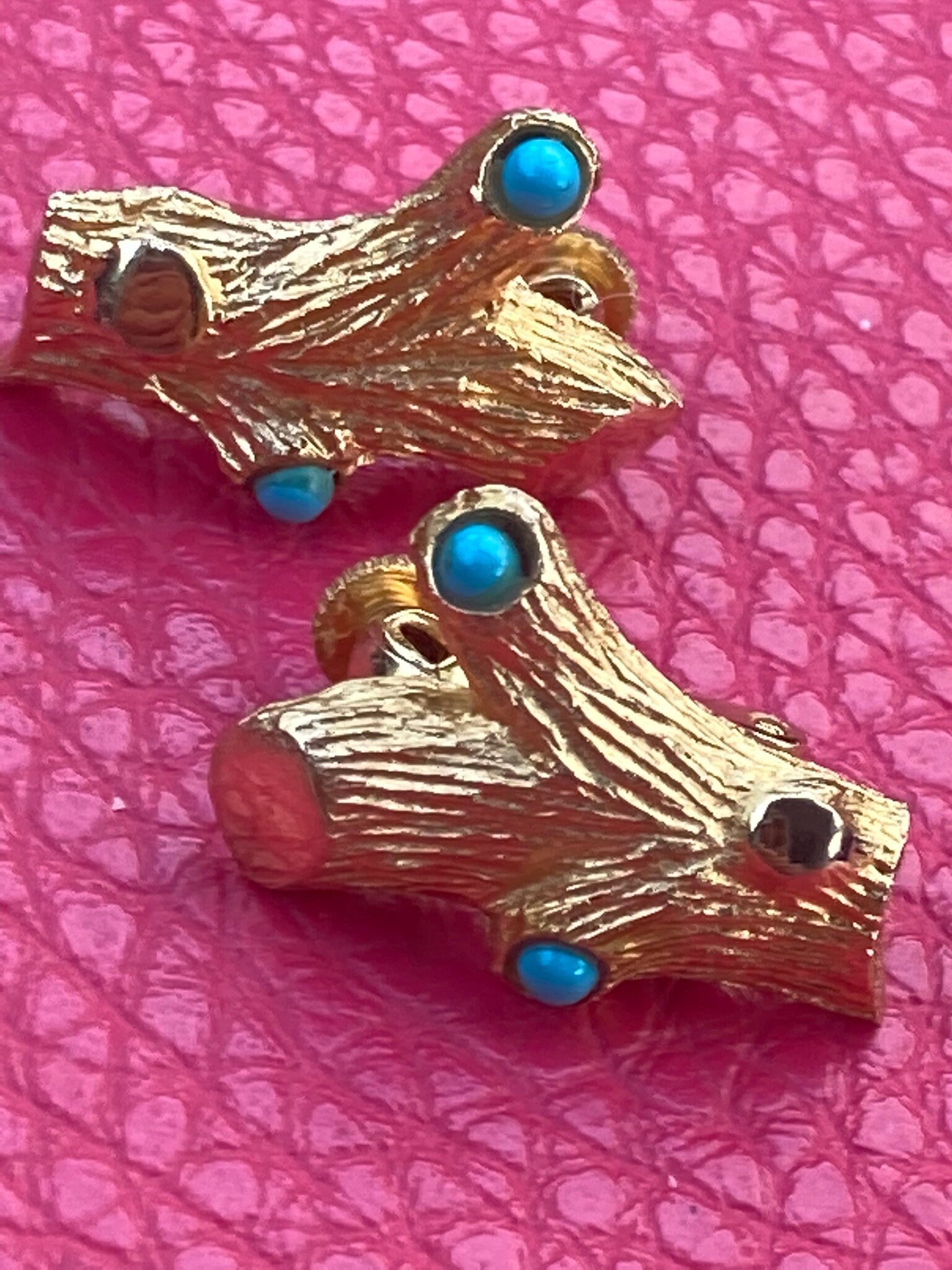 Signed JEWELCRAFT clip on earrings 1970s gold tone BARK nugget Turquoise paste