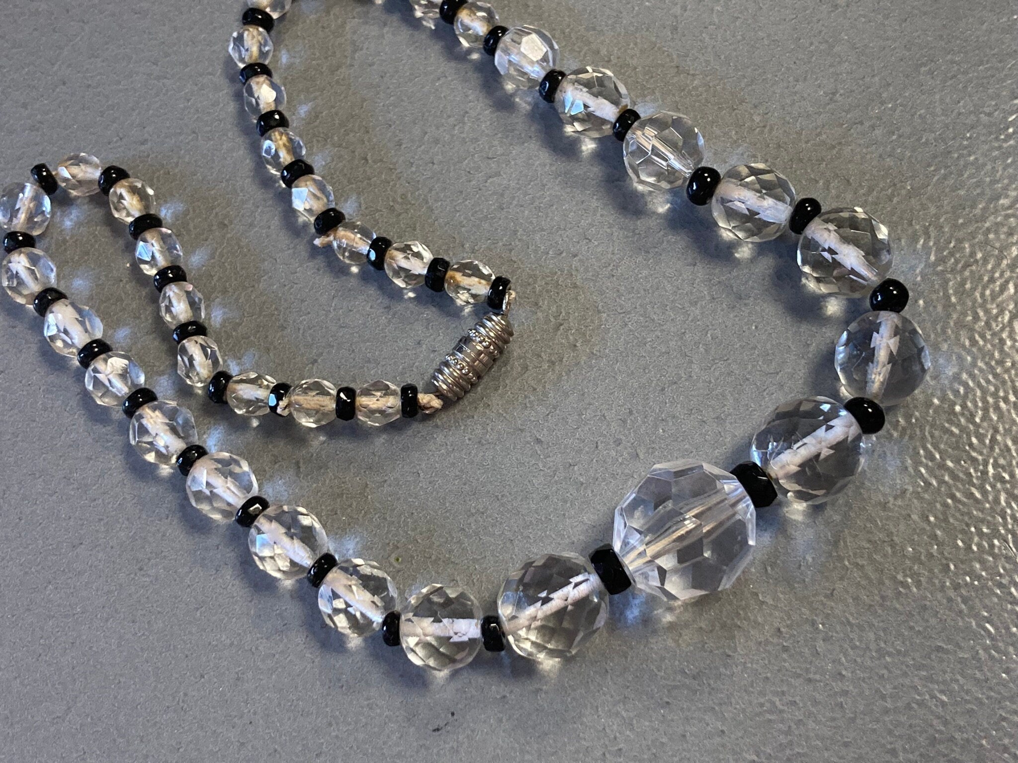 Vintage black and clear monochrome cut glass beaded necklace barrel clasp art deco