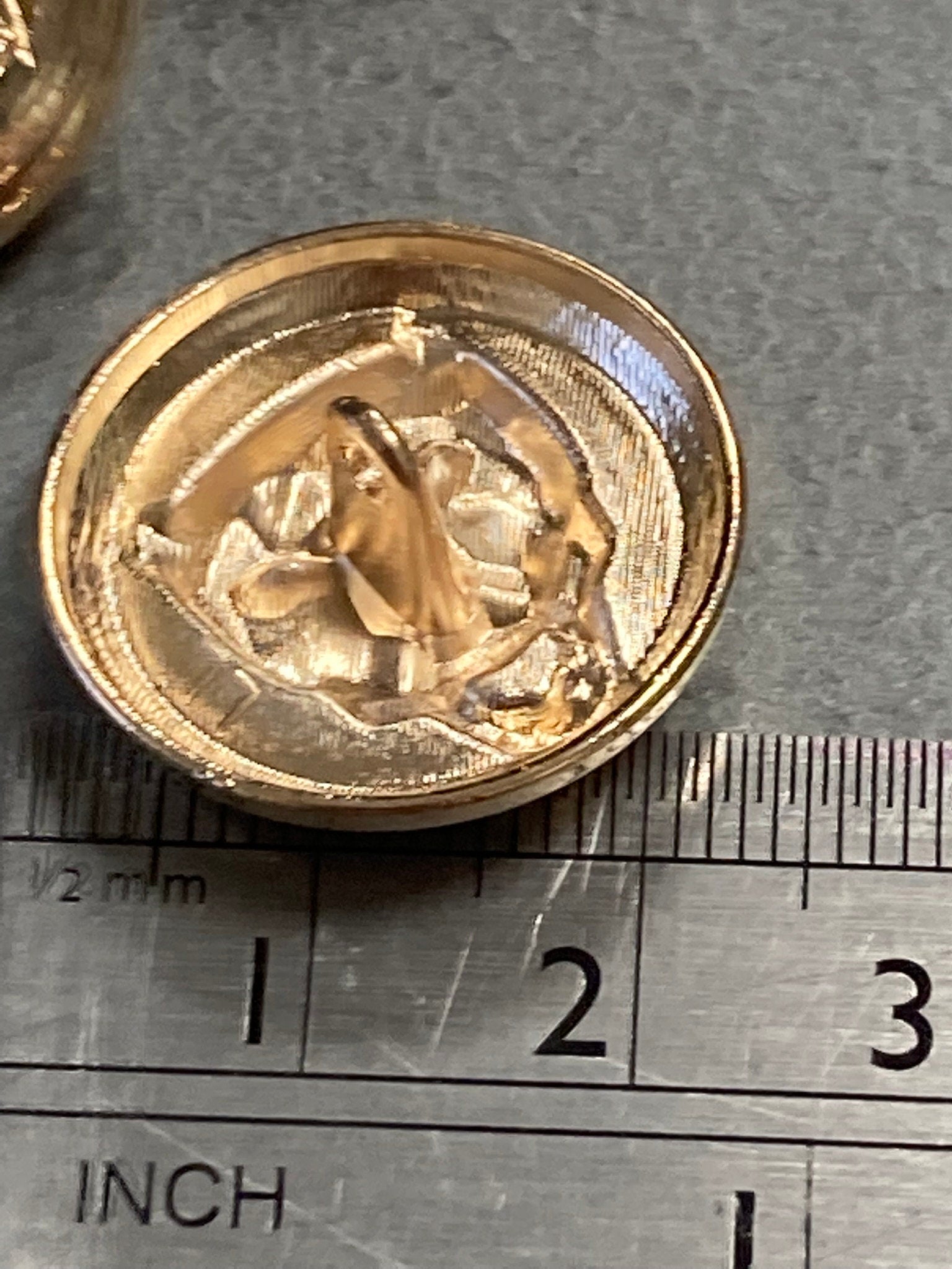 5 x 22mm LEOPARD Buttons embossed gold tone stylised big cat panther