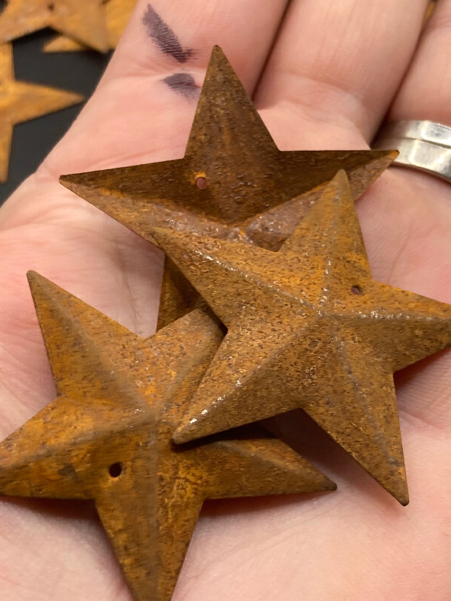 Set of 10 pieces x 4.5cm rusty metal rustic embossed pressed metal STARS craft