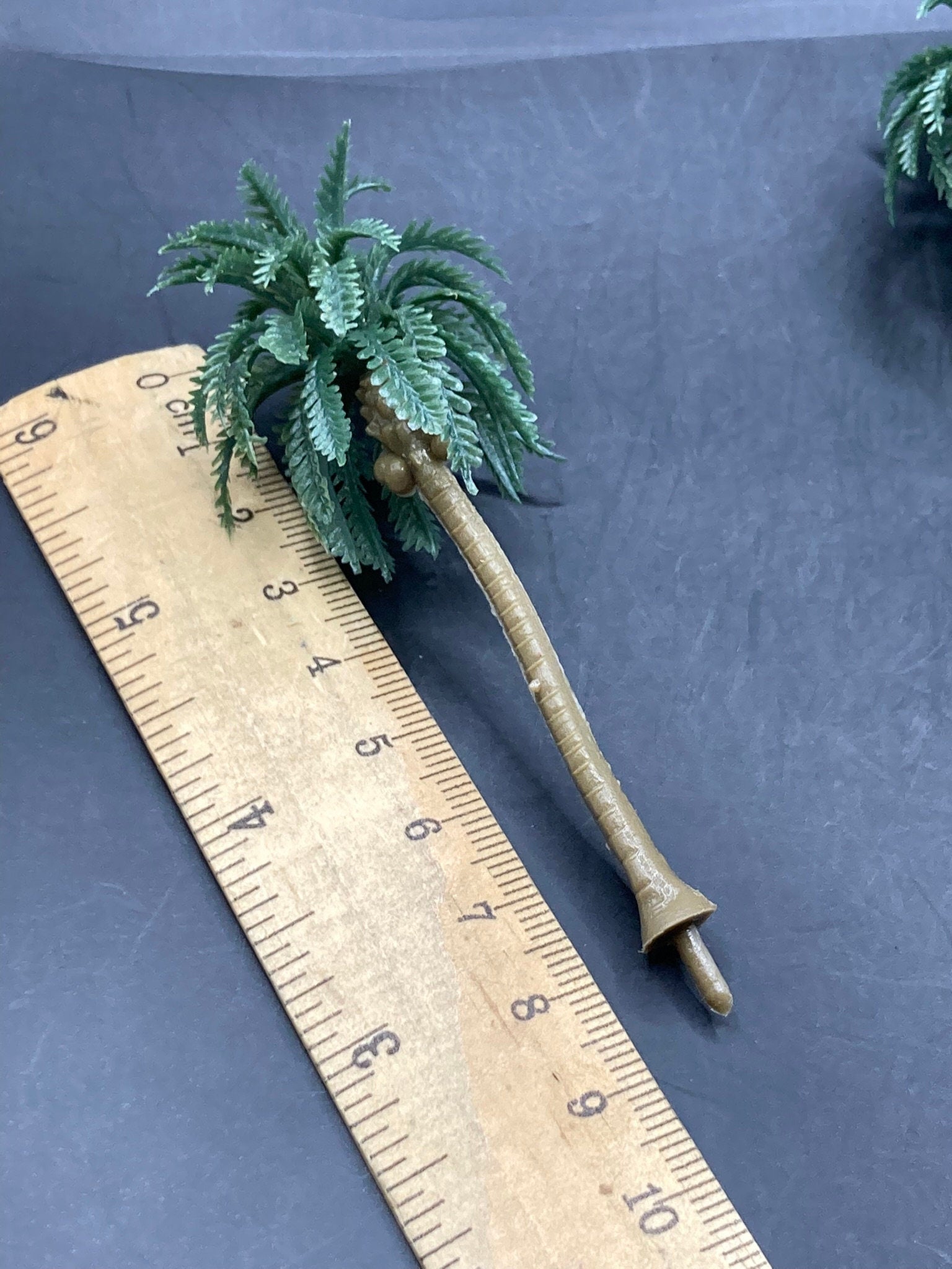 8cm tall price each tropical Miniature brown and green reusable plastic palm tree cake topper