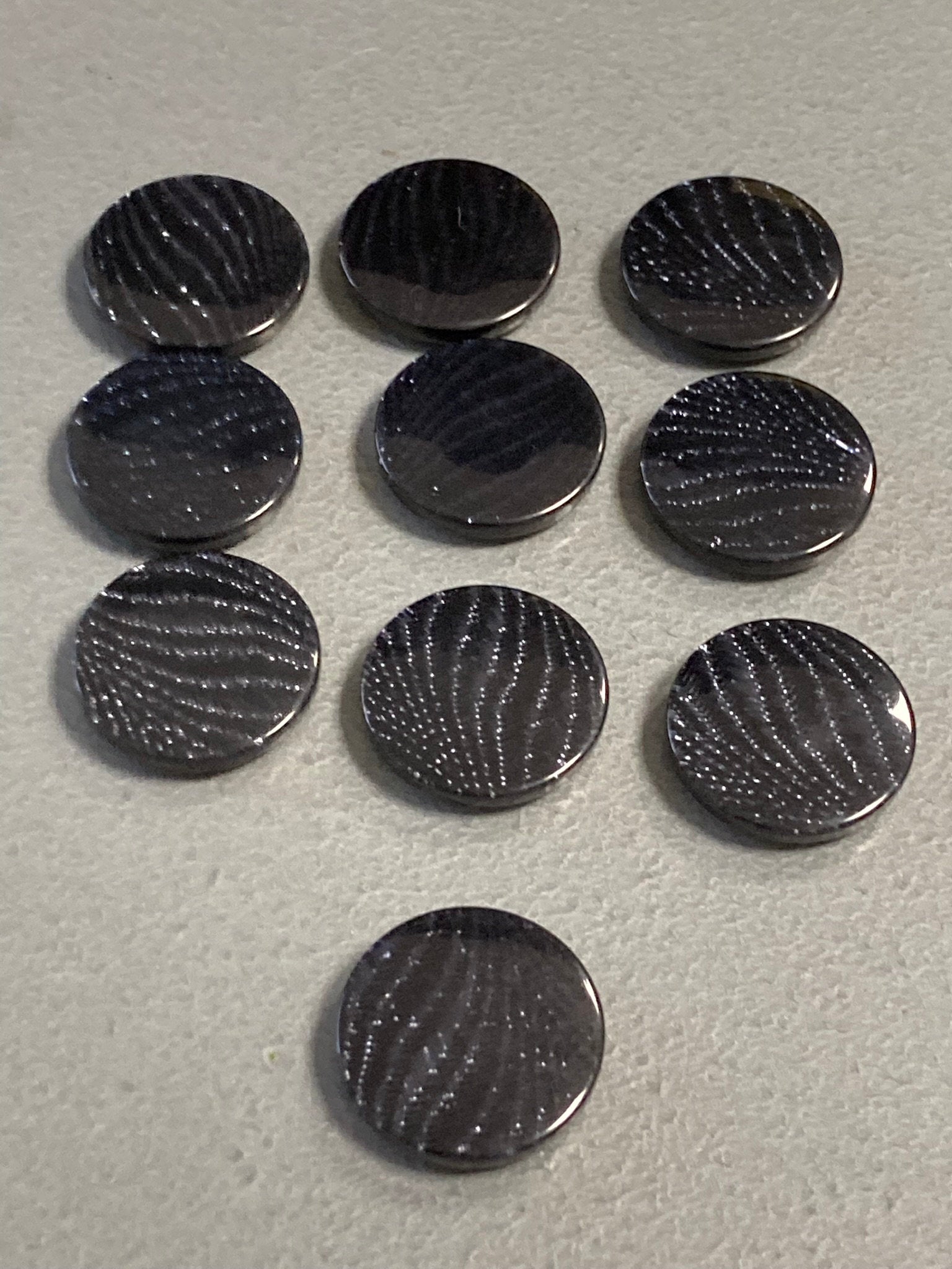 Set of 10 x 21mm plastic BLACK textured buttons silver glittery