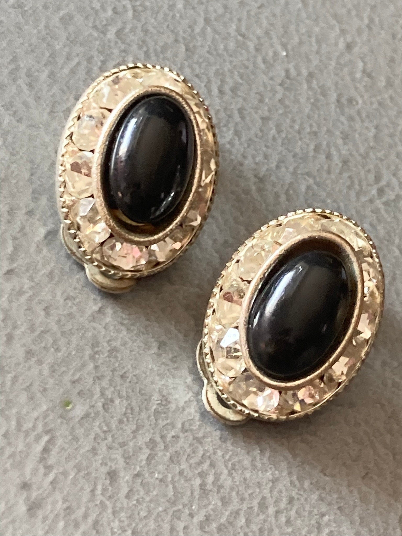 Vintage Glass Black enamel OVAL diamanté Clip On Stud Earrings