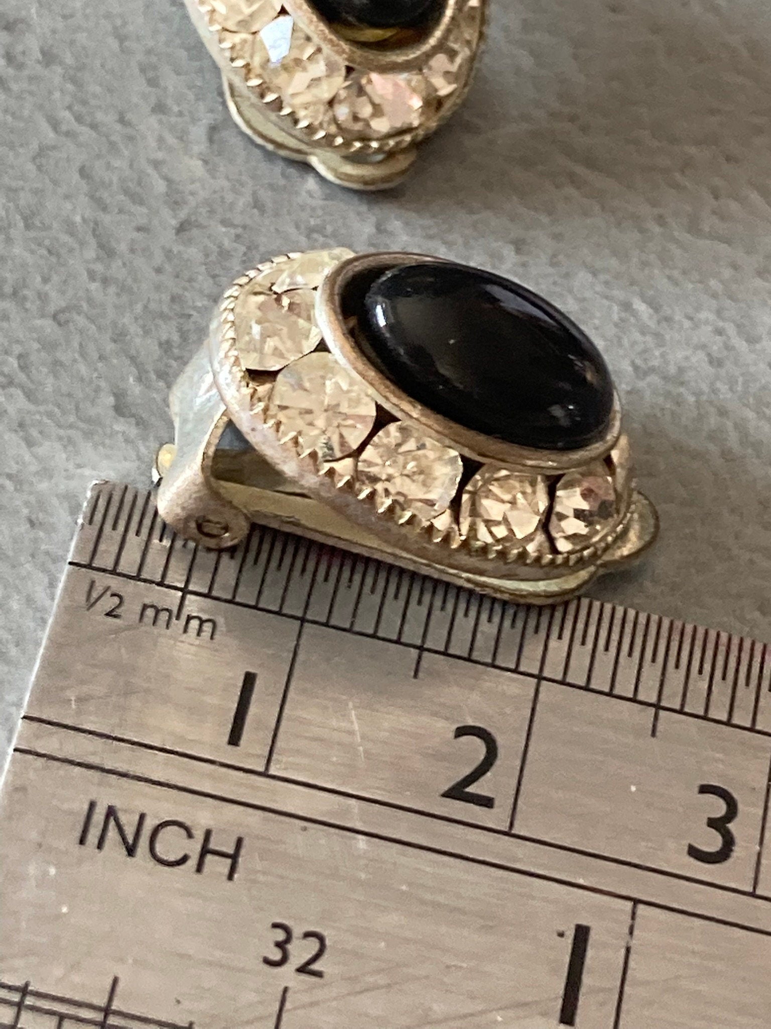Vintage Glass Black enamel OVAL diamanté Clip On Stud Earrings