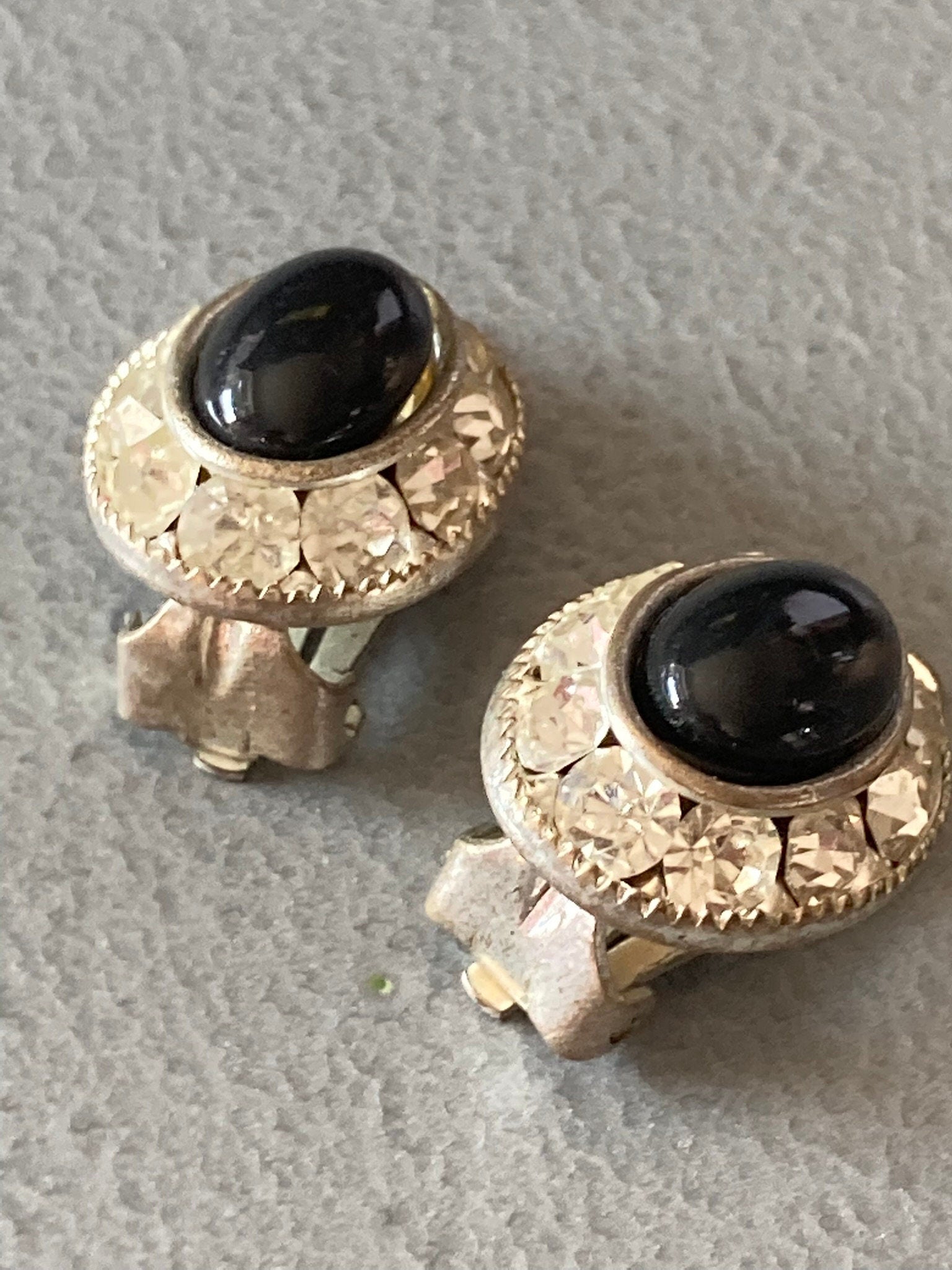 Vintage Glass Black enamel OVAL diamanté Clip On Stud Earrings