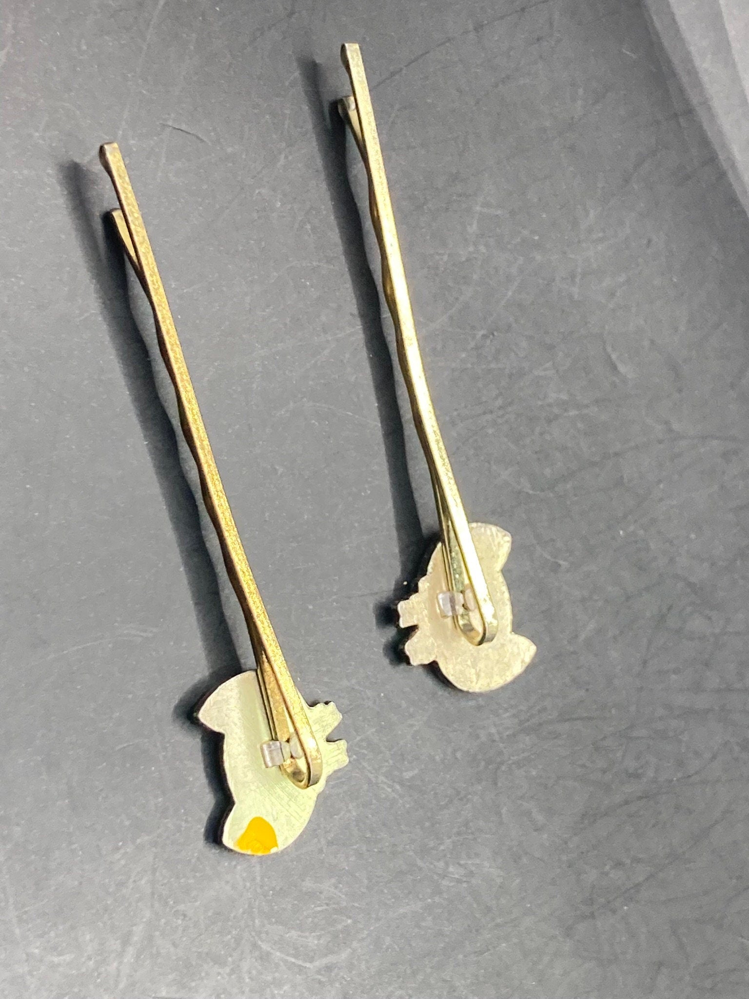 Pair yellow enamel cat girls hair slides