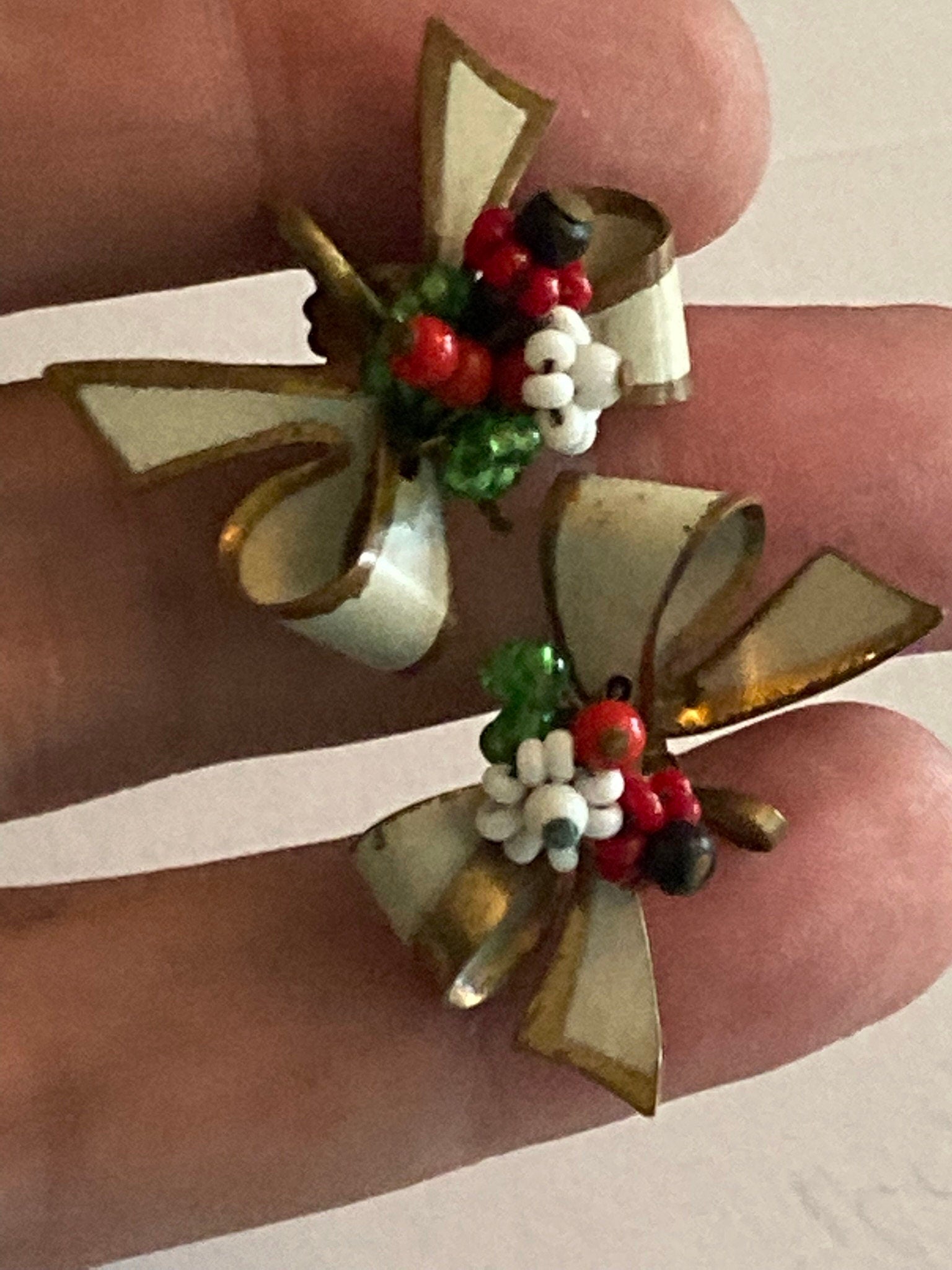 Vintage Retro 1950s pretty cream enamel Christmas red green white bow Clip On Earrings