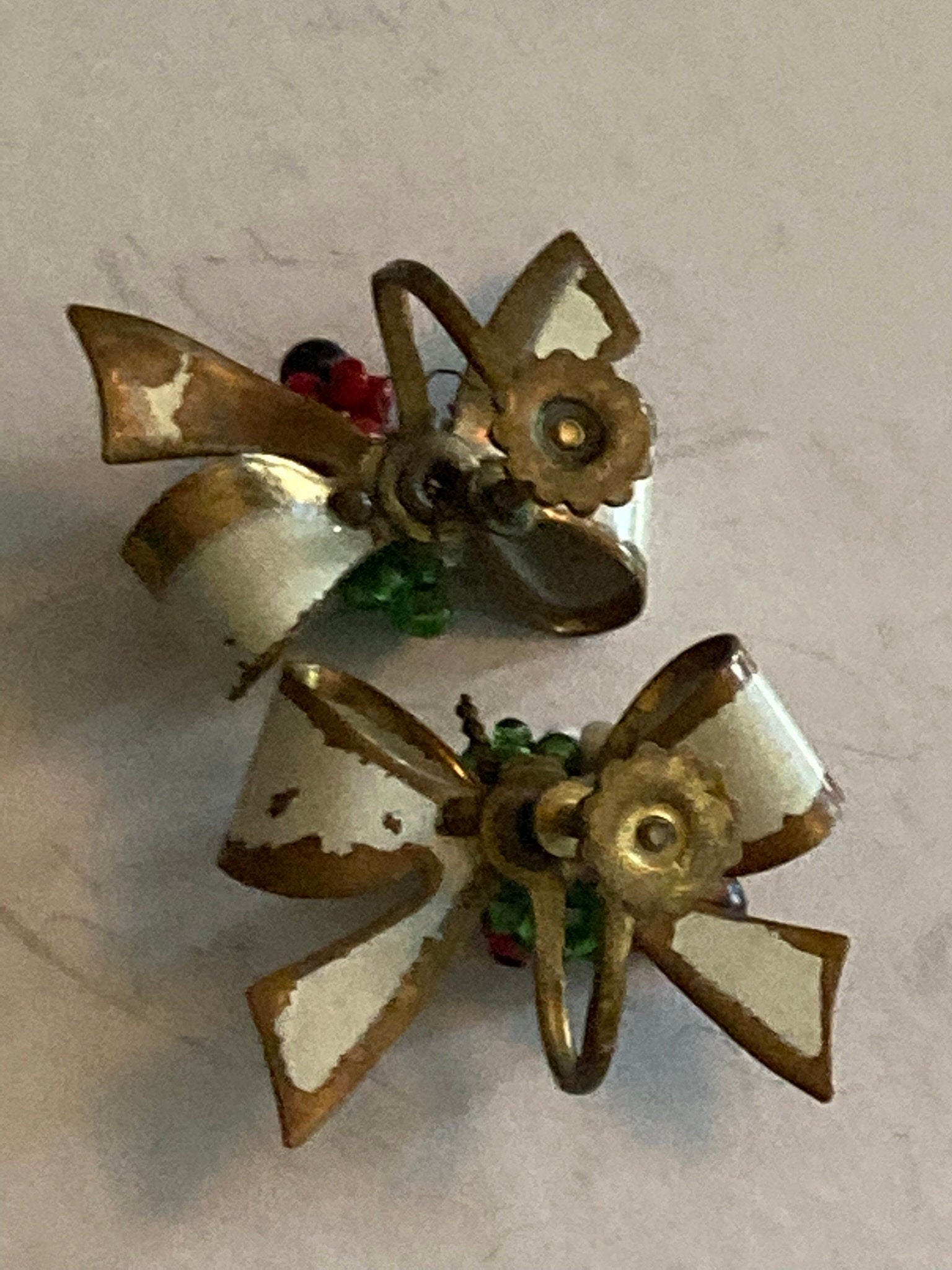 Vintage Retro 1950s pretty cream enamel Christmas red green white bow Clip On Earrings