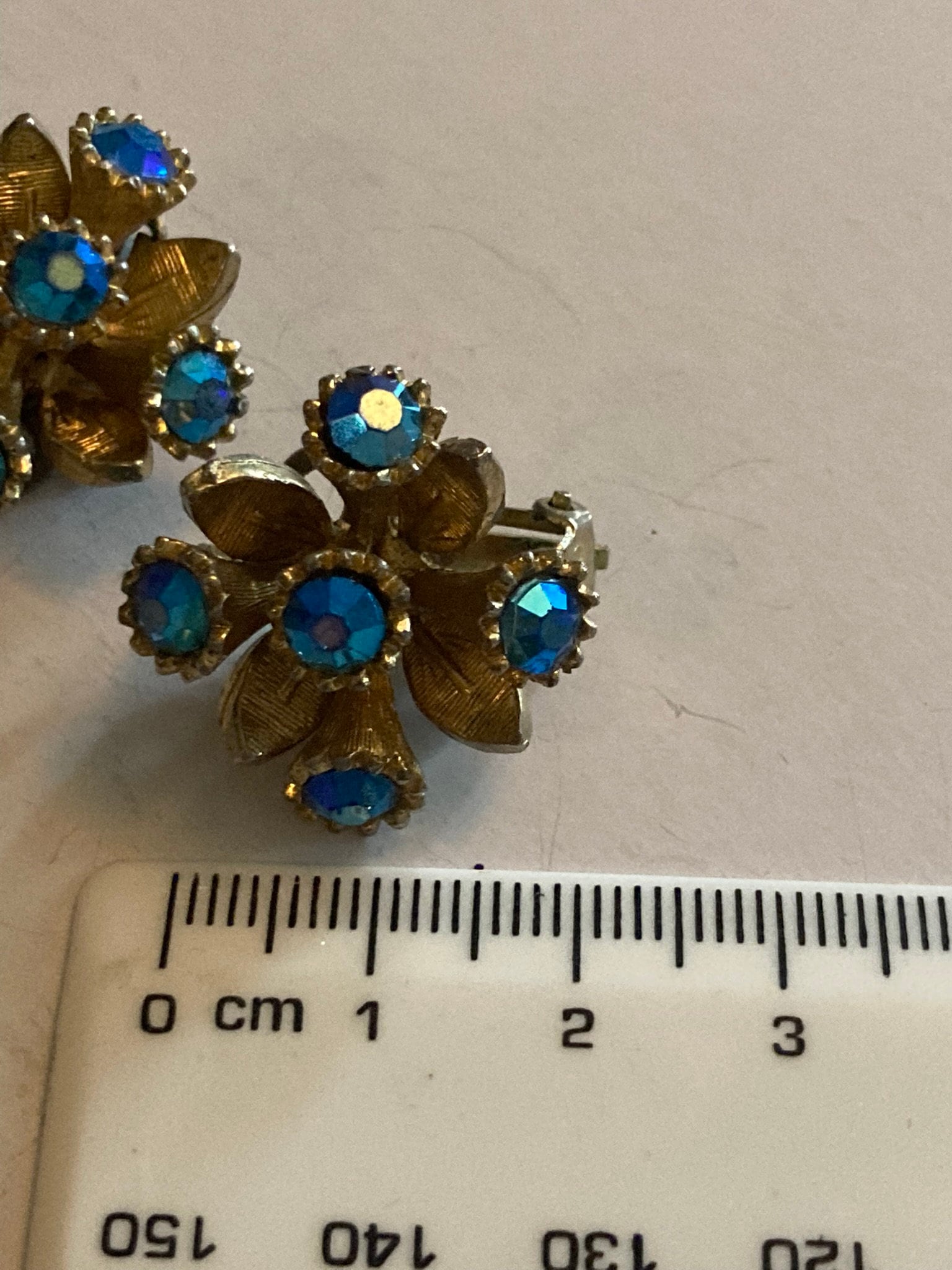 Vintage Mid century Gold tone statement blue sapphire AB glass diamanté stud domed clip on earrings