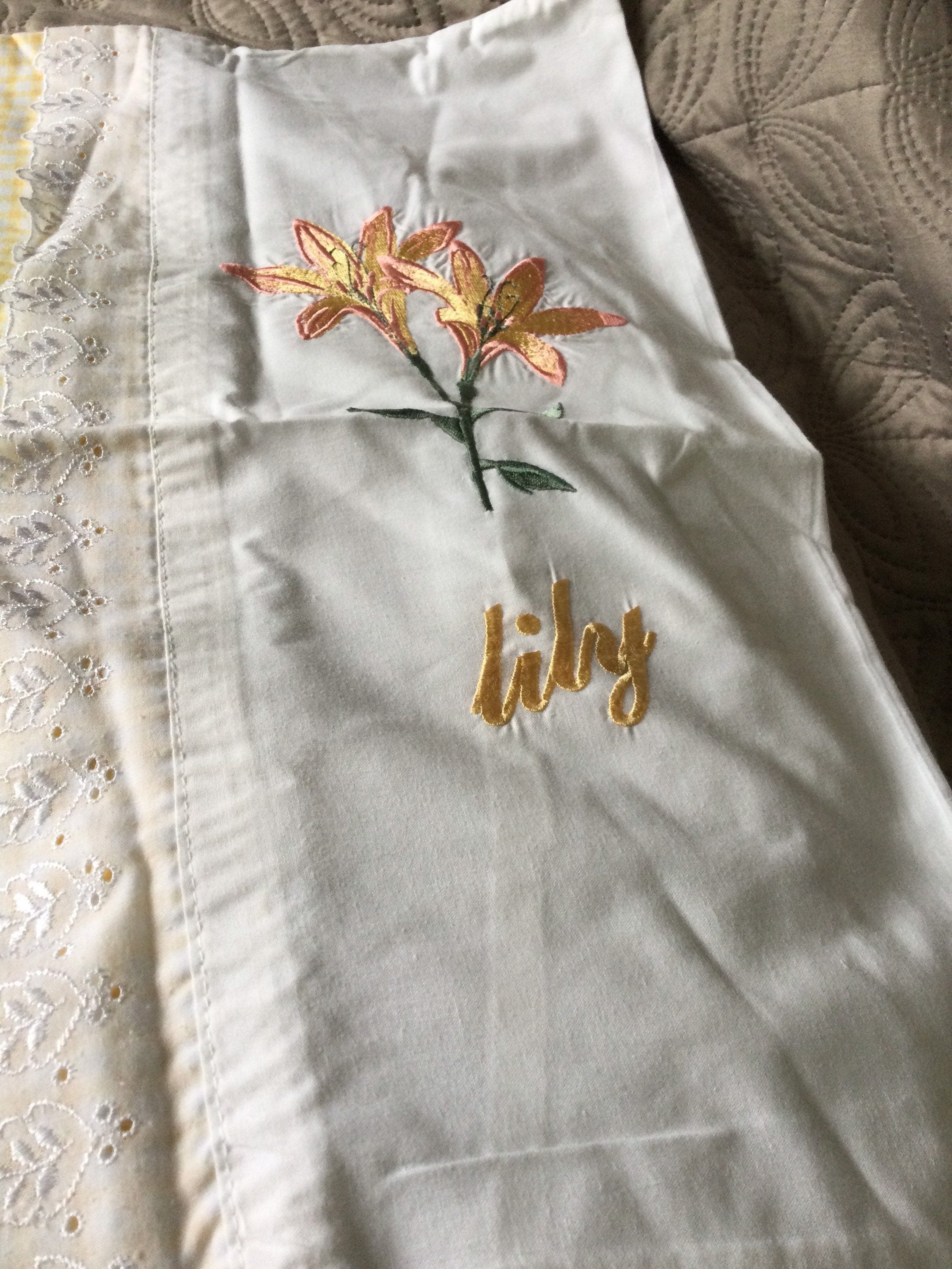 LILY flower Pair of white cotton embroidered pillowcases with yellow gingham
