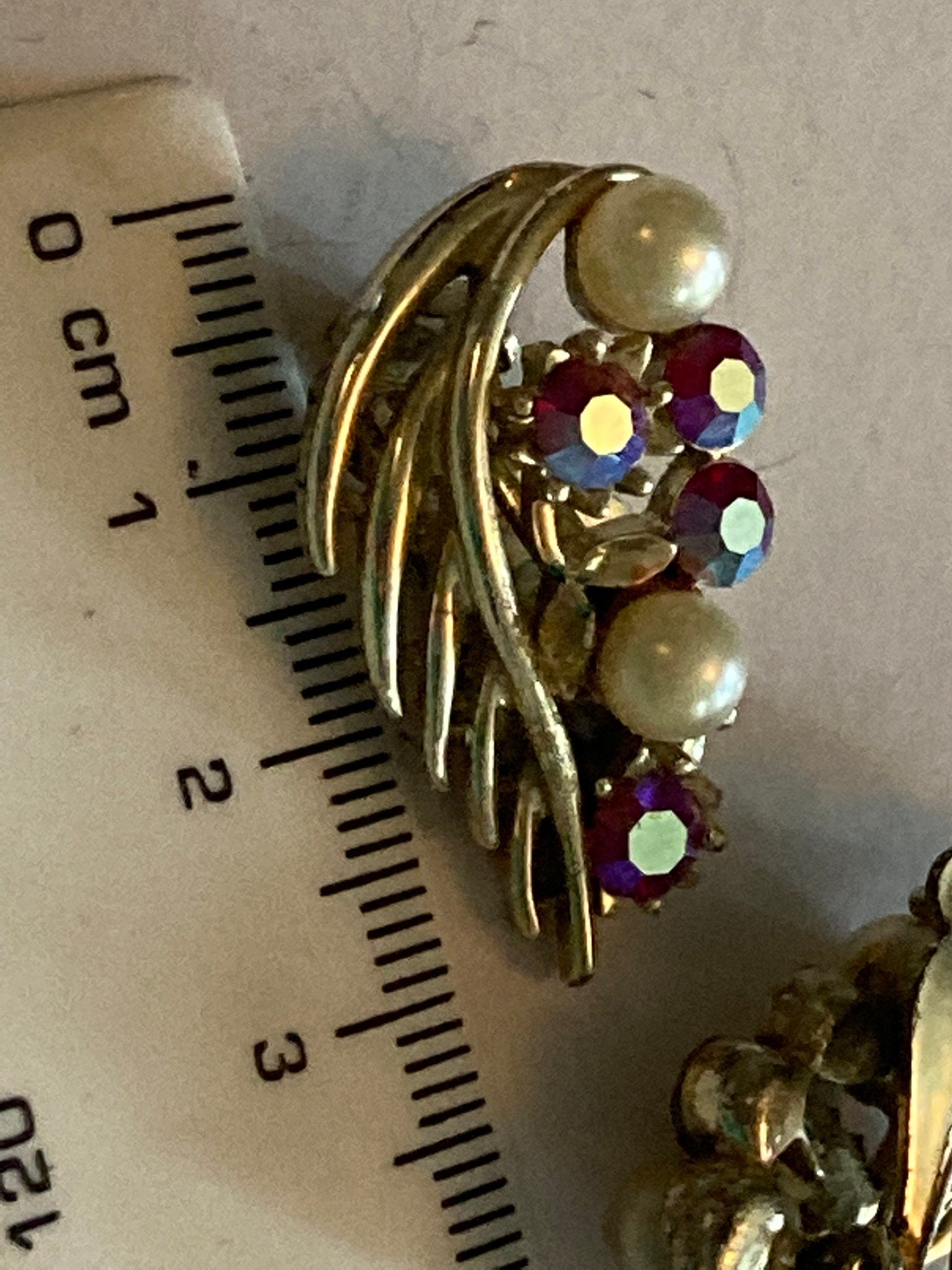 signed LISNER Vintage gold tone ornate clip on earrings PINK AB coloured paste