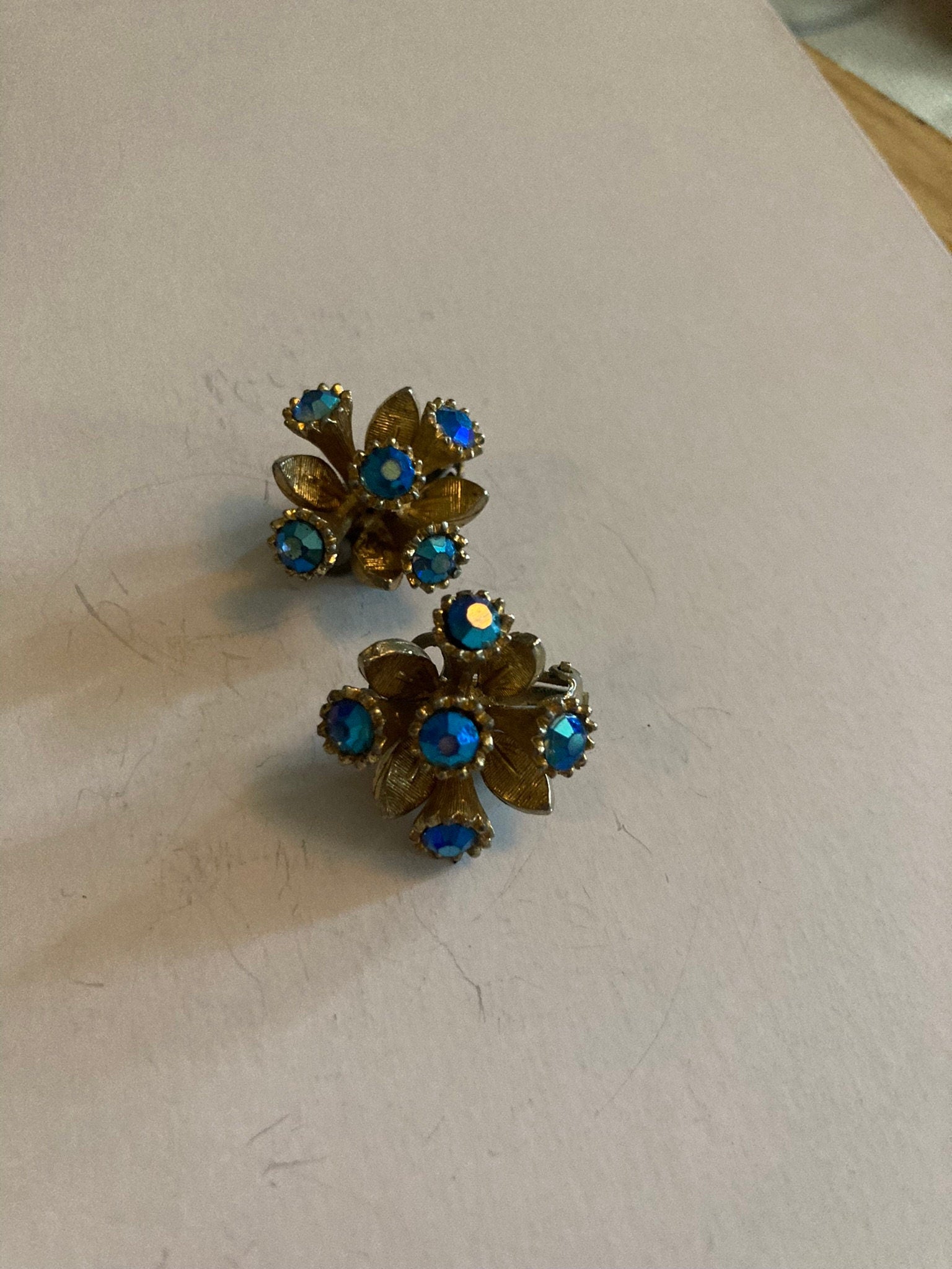 Vintage Mid century Gold tone statement blue sapphire AB glass diamanté stud domed clip on earrings