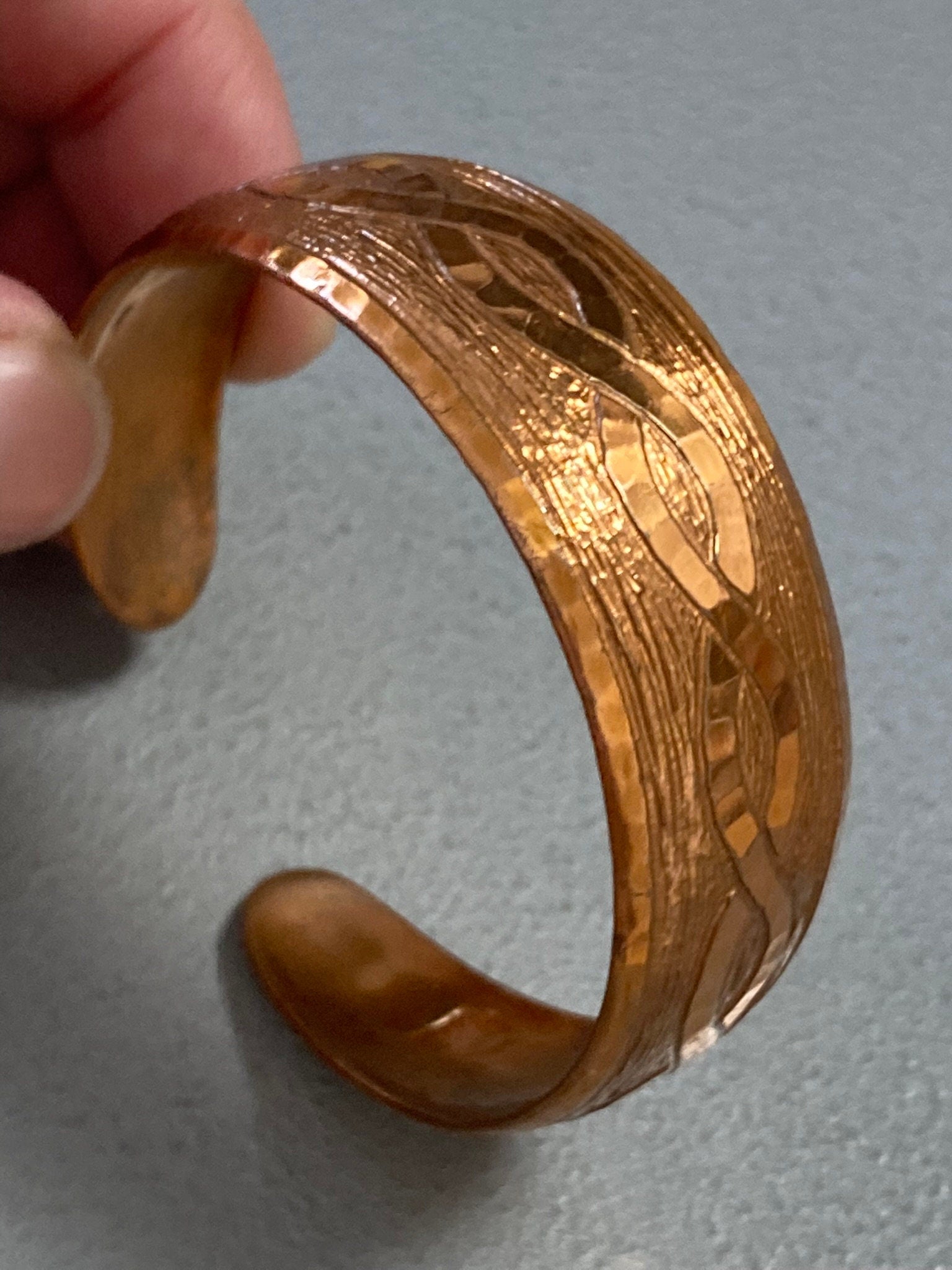 Signed MODA Maltese Brutalist copper tone etched metal bangle bracelet 1970s
