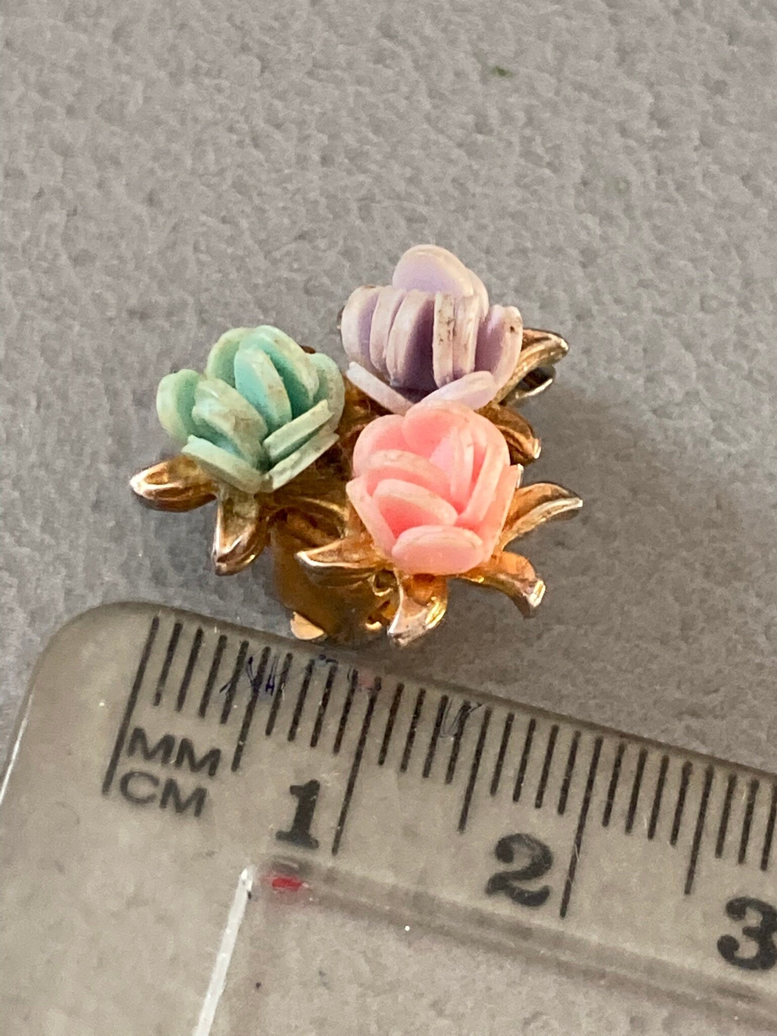 Vintage gold tone pastel roses flower clip on mid century stud earrings