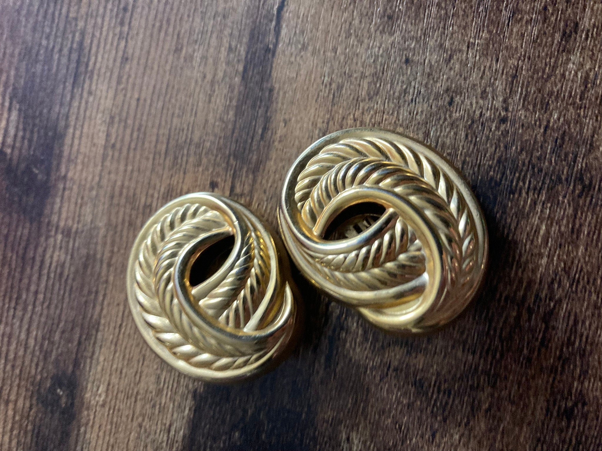 Vintage Gold tone swirl large pair oval 3.5cm stud clip on earrings