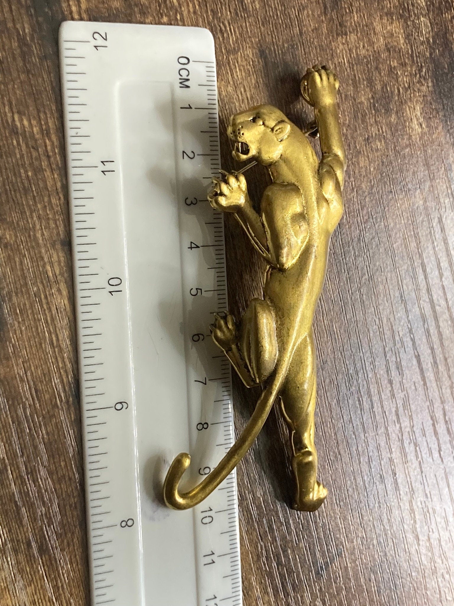 Big Cat panther puma brooch for coat oversized gold tone 11cm