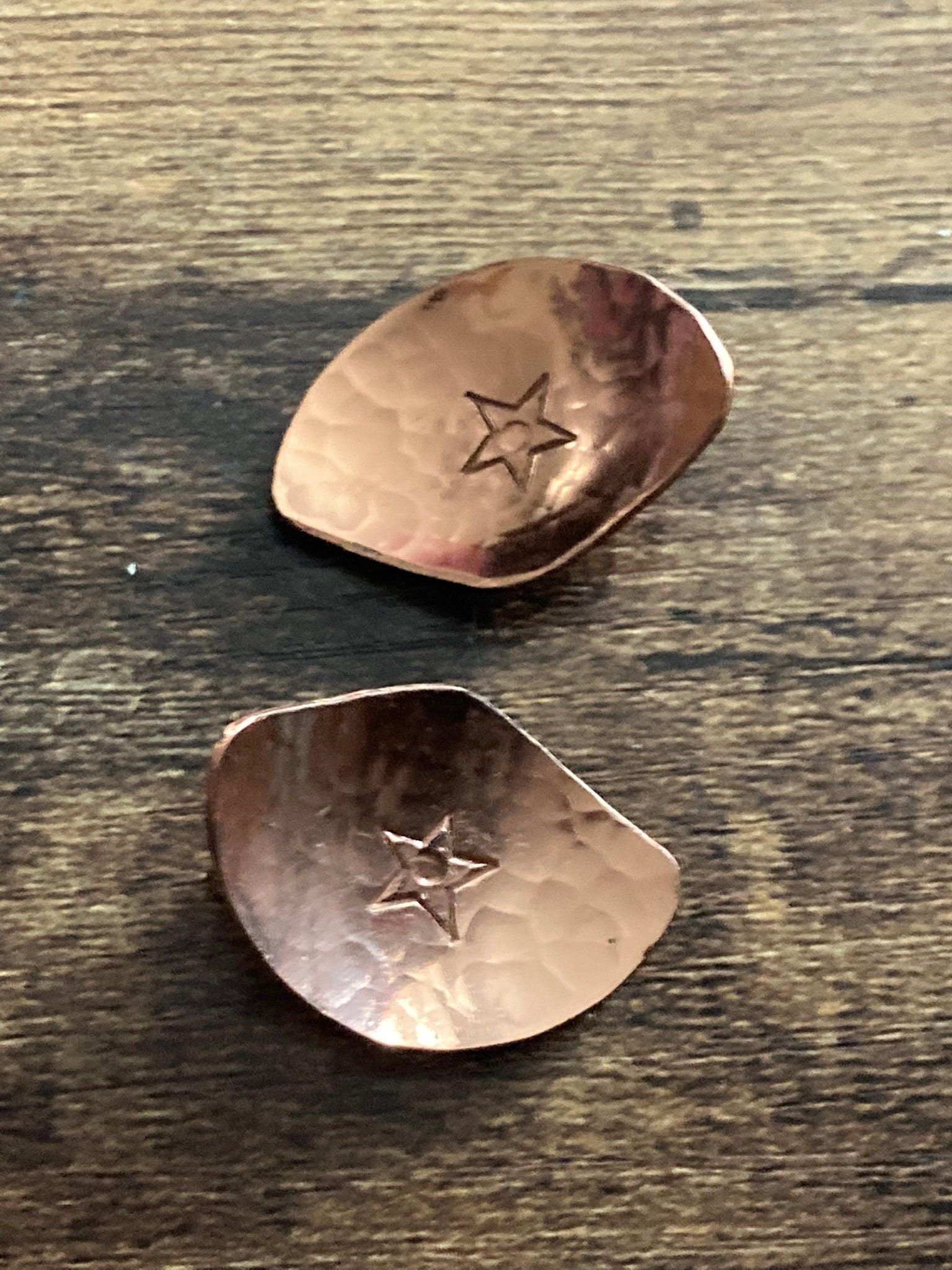 Signed Moda Maltese Modernist Vintage copper Tone abstract clip on earrings