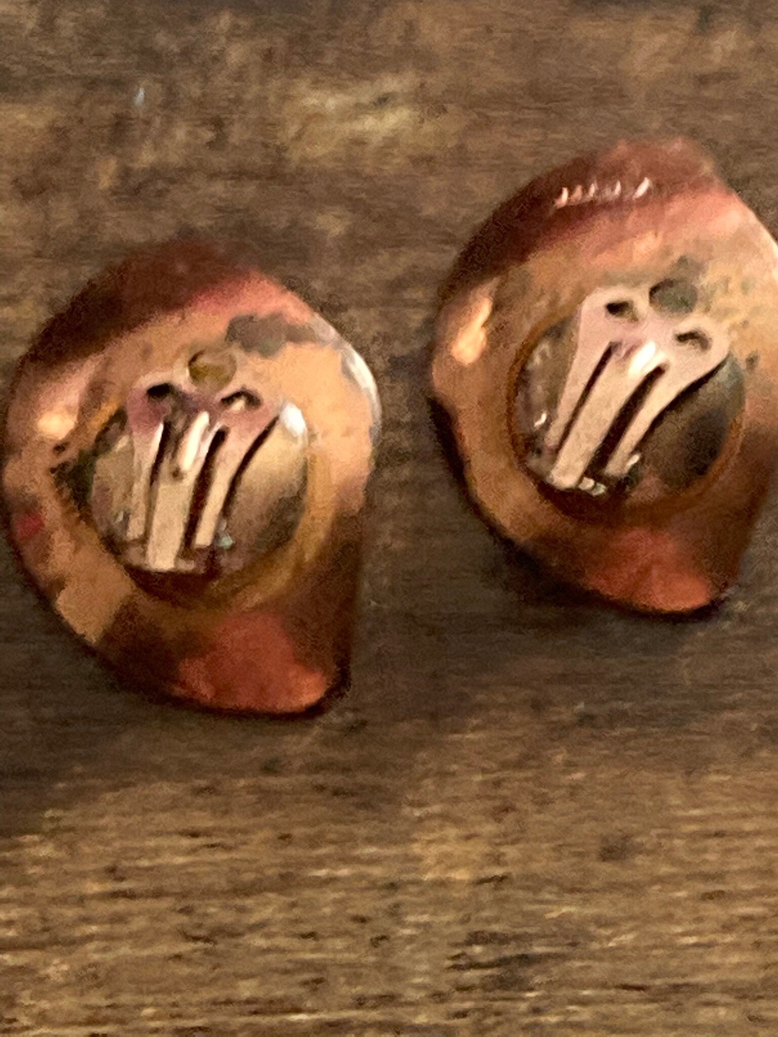 Signed Moda Maltese Modernist Vintage copper Tone abstract clip on earrings