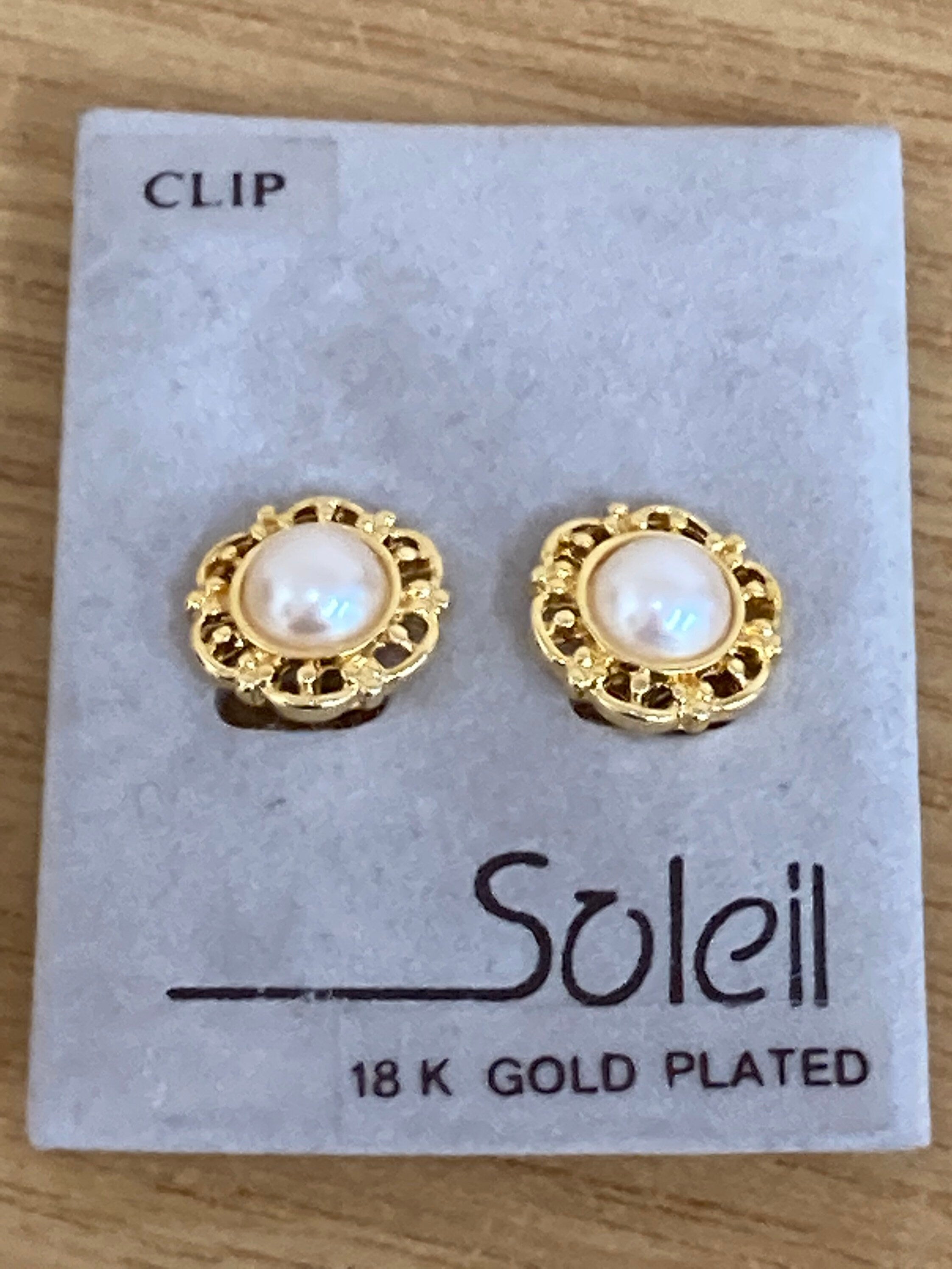 Signed SOLIEL clip on stud earrings Vintage 1980s high end metal 18k gold plated pearl cabochon and paste