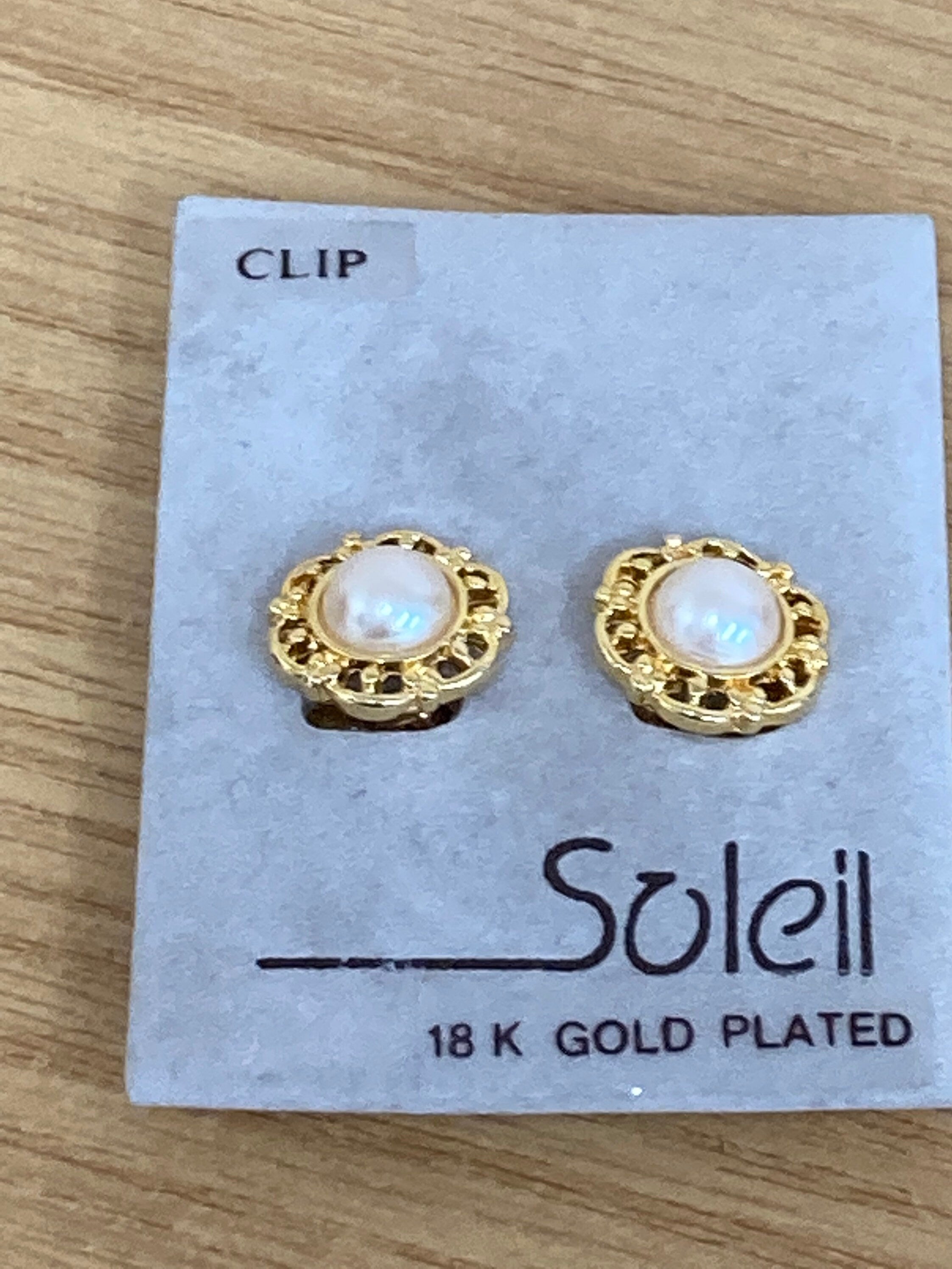 Signed SOLIEL clip on stud earrings Vintage 1980s high end metal 18k gold plated pearl cabochon and paste