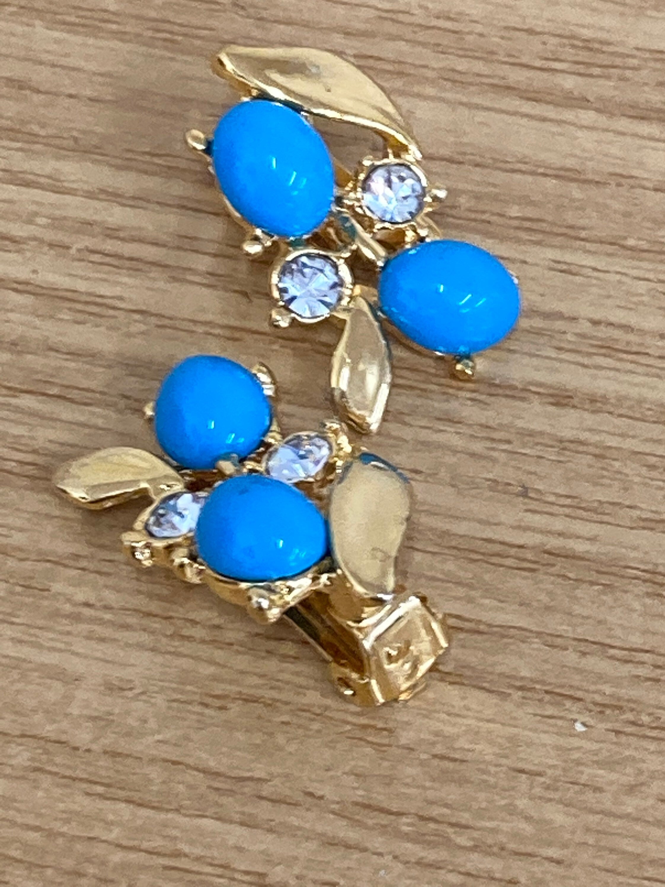 gold tone Turquoise glass diamanté paste rhinestone gem set clip on modernist earrings