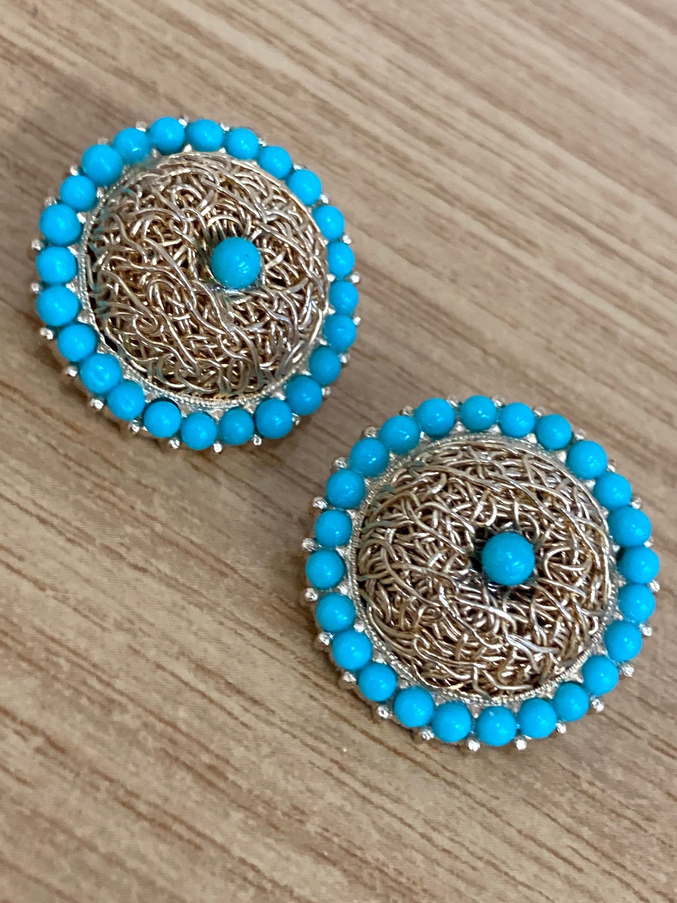 Vintage 1970s gold tone Turquoise glass cabochon 2cm clip on modernist earrings