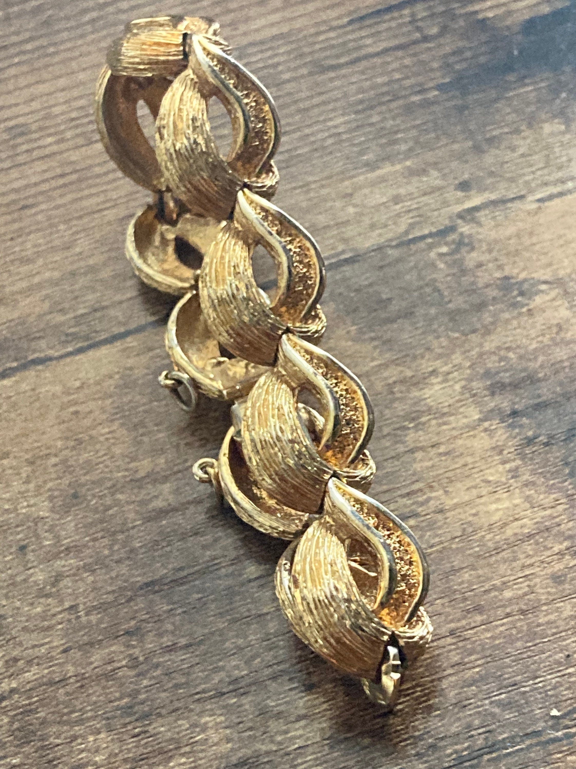 abstract chain link bracelet 1970s modernist period gold tone mid century