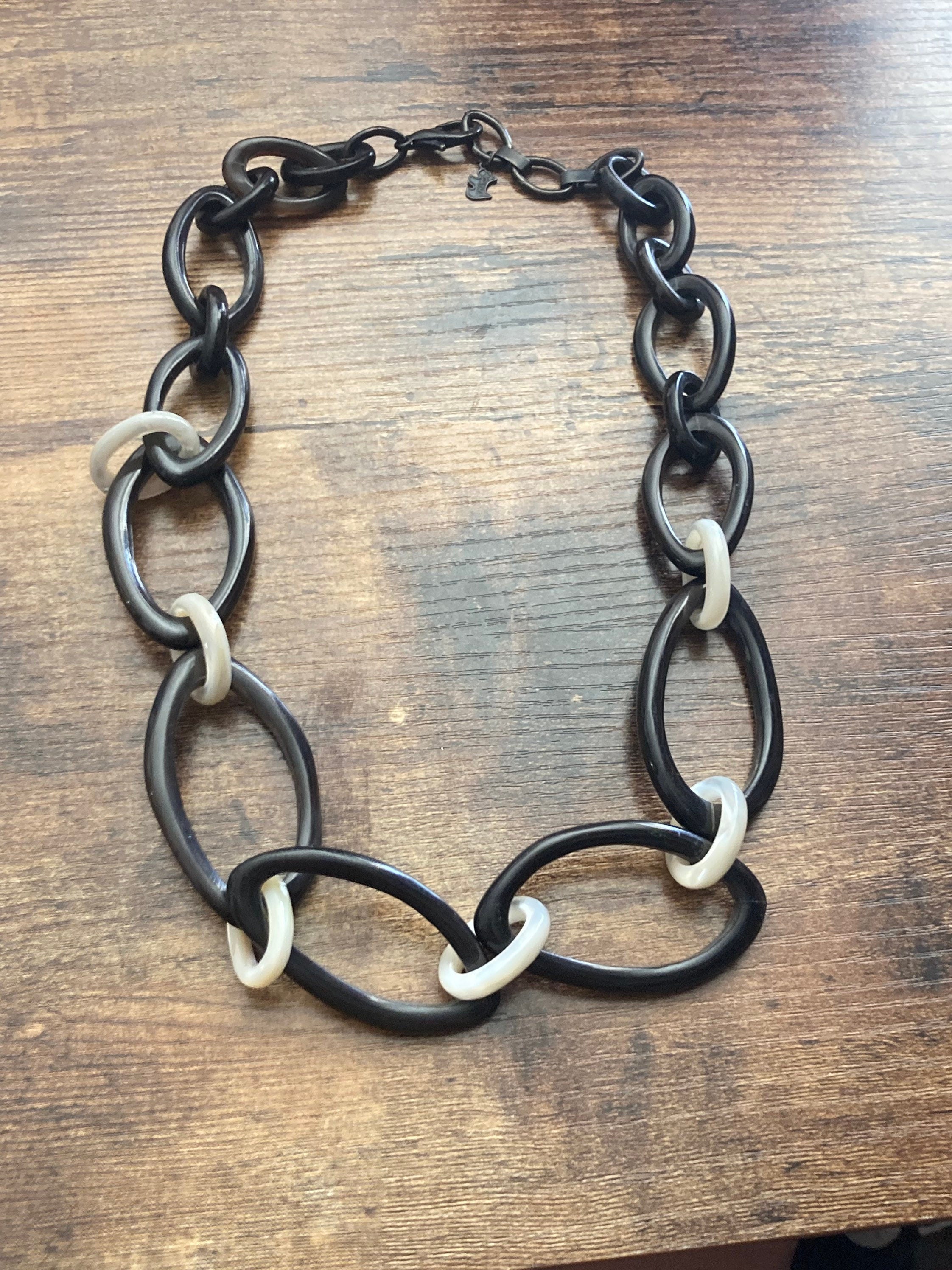 Signed AGATHA Paris 60cm long plastic chunky necklace black and white monochrome