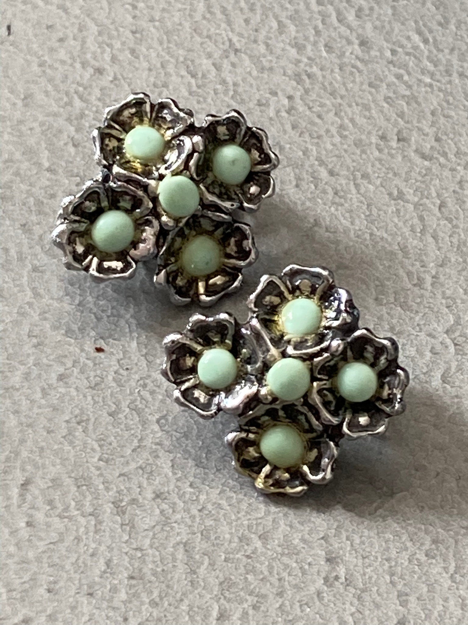 Turquoise cabochon floral clip on modernist earrings silver tone