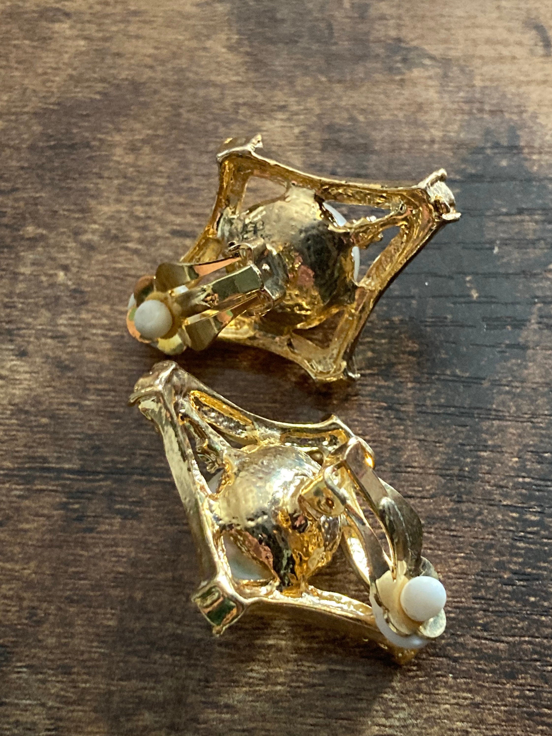 Oversized gold tone large clip on diamanté earrings faux cream pearl cabuchon 1980s