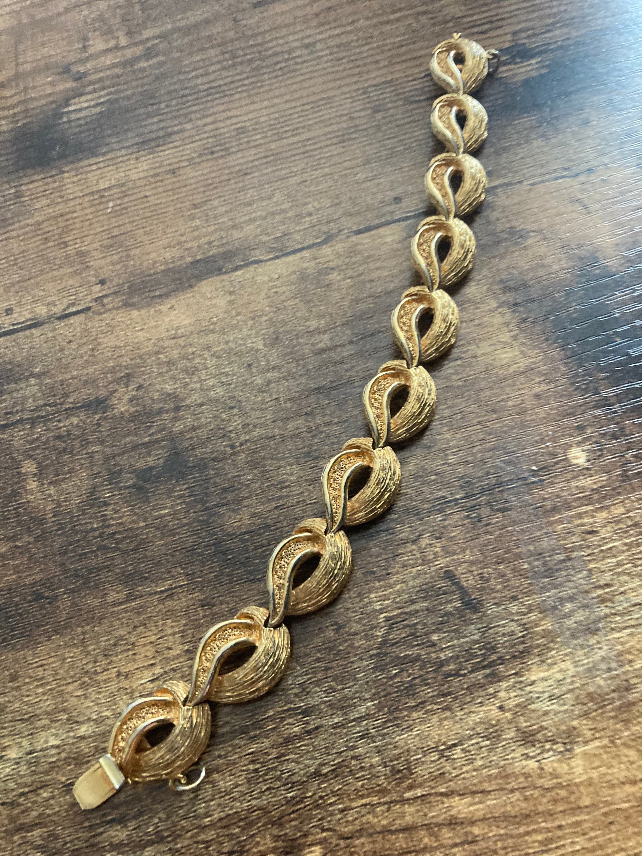 abstract chain link bracelet 1970s modernist period gold tone mid century