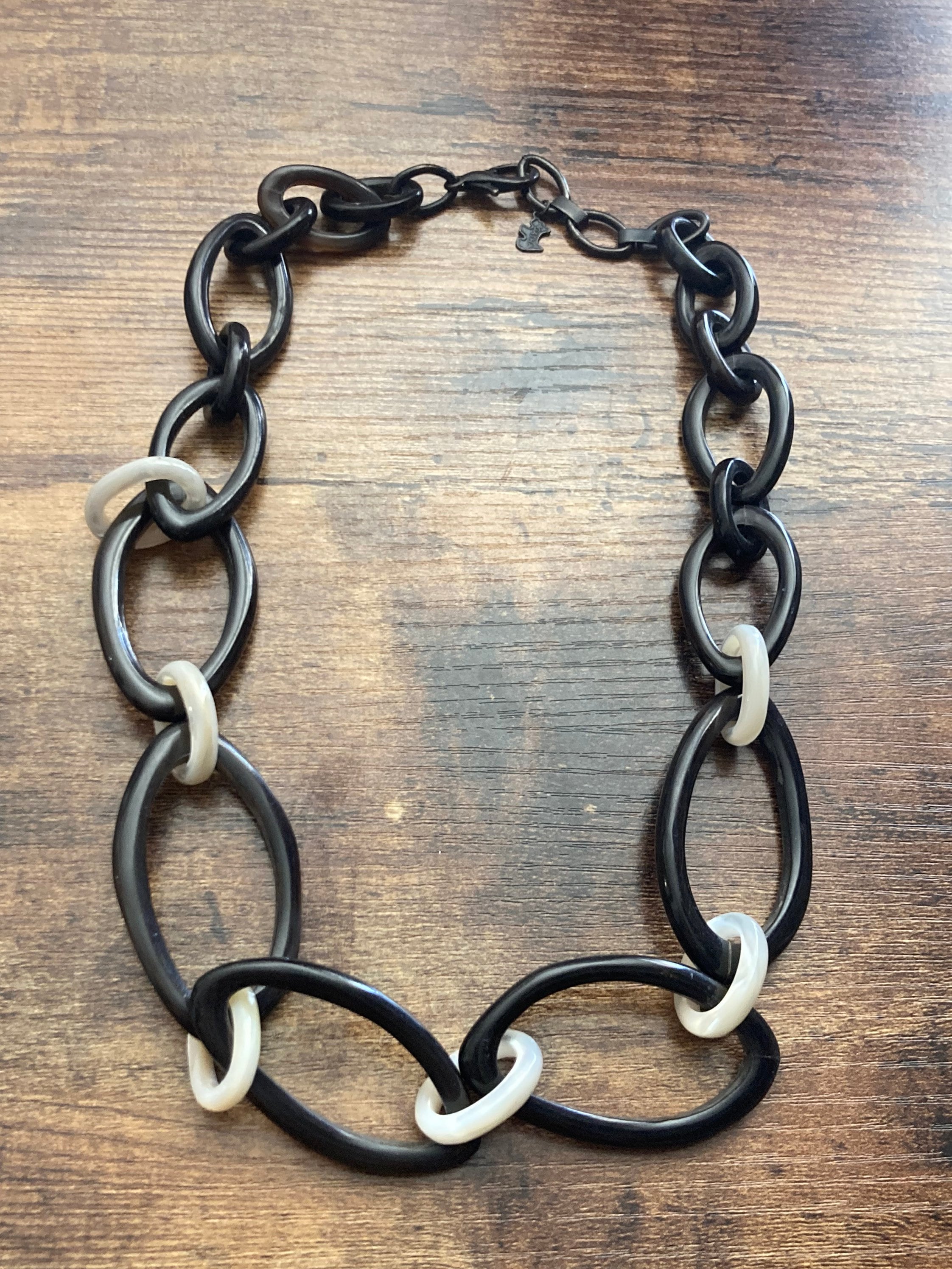 Signed AGATHA Paris 60cm long plastic chunky necklace black and white monochrome