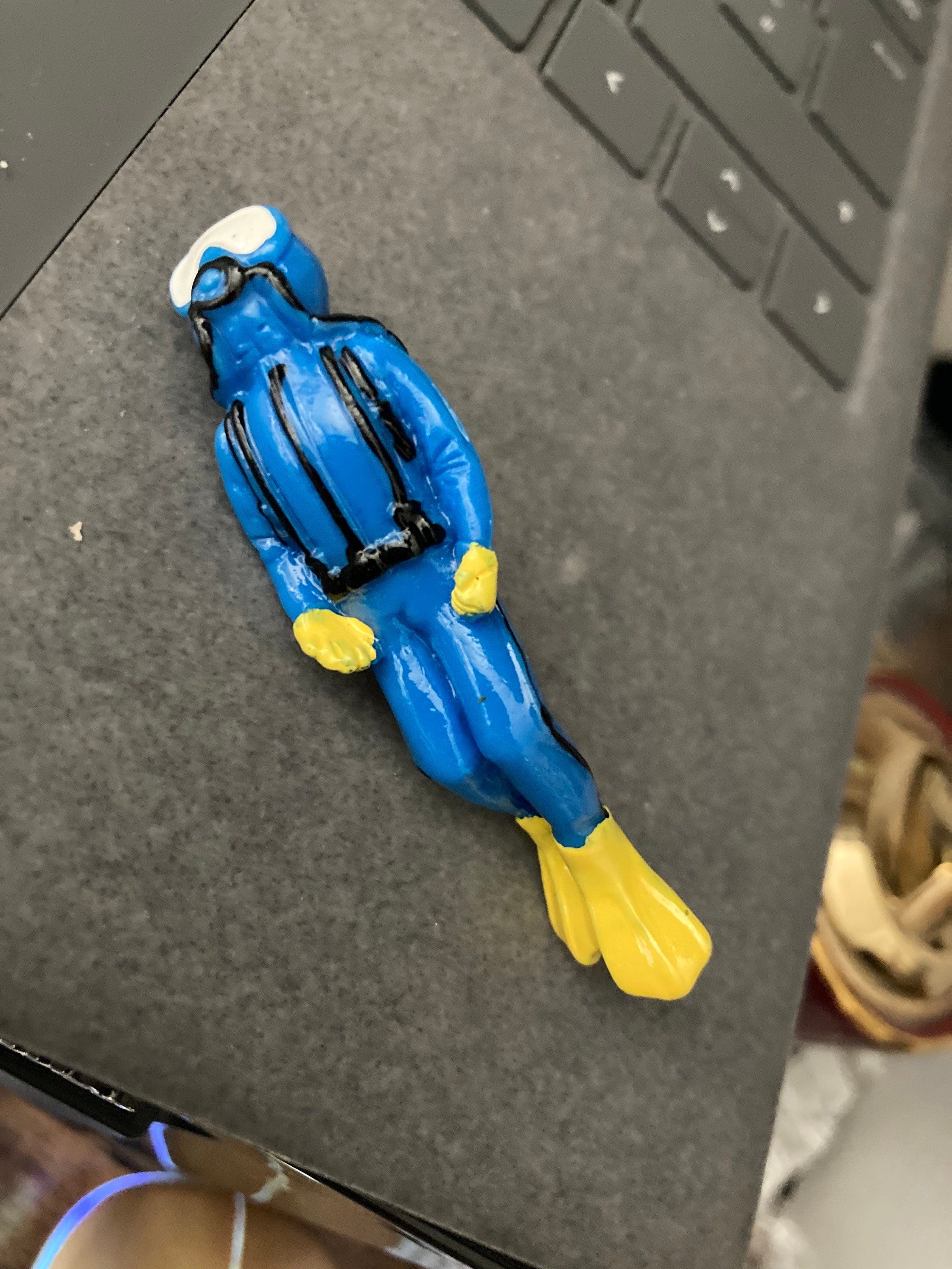 Miniature Deep Sea Diver Cake Topper: Seaside Boat Cake