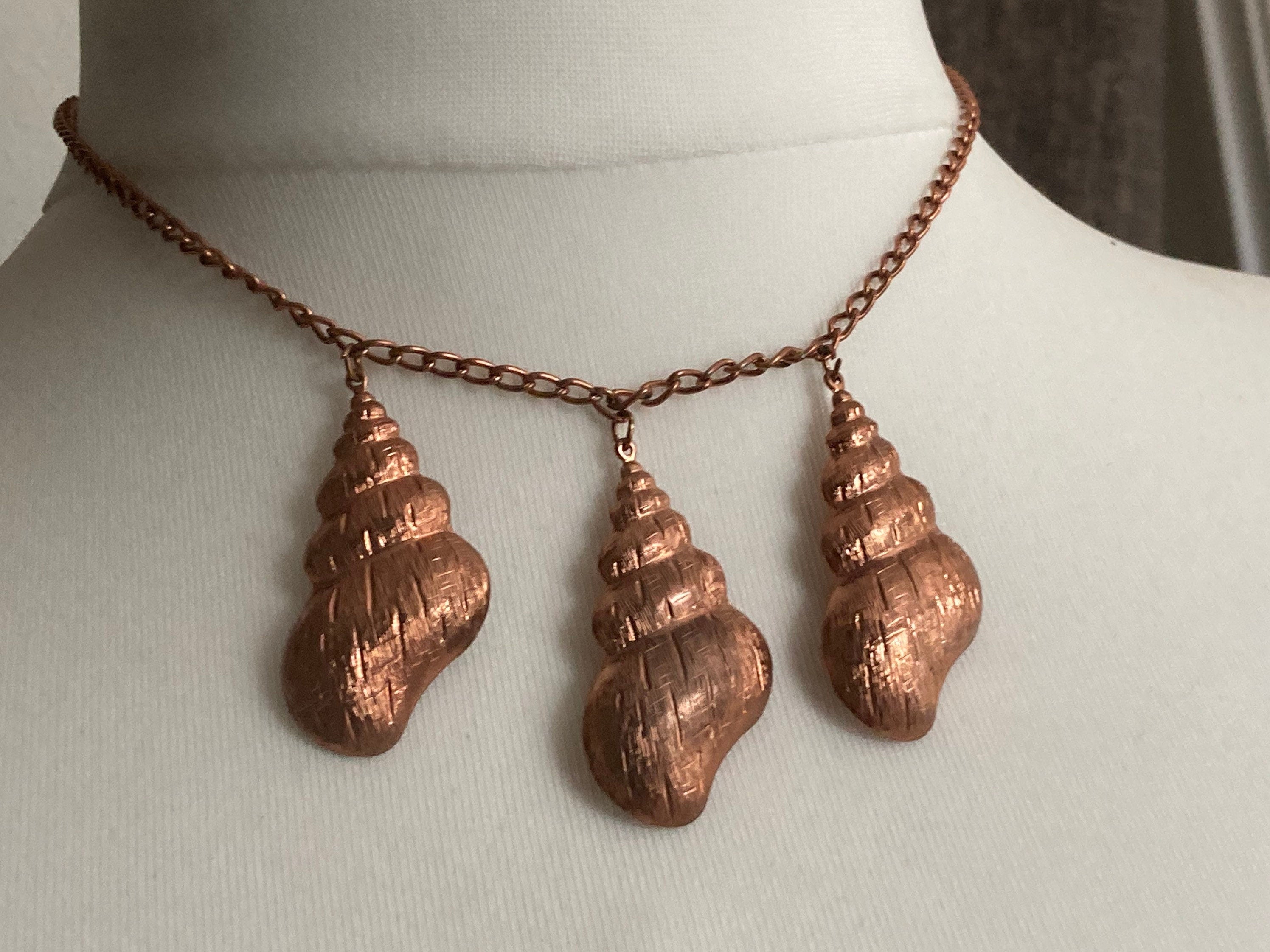 vintage copper tone metal sea shell necklace 42cm