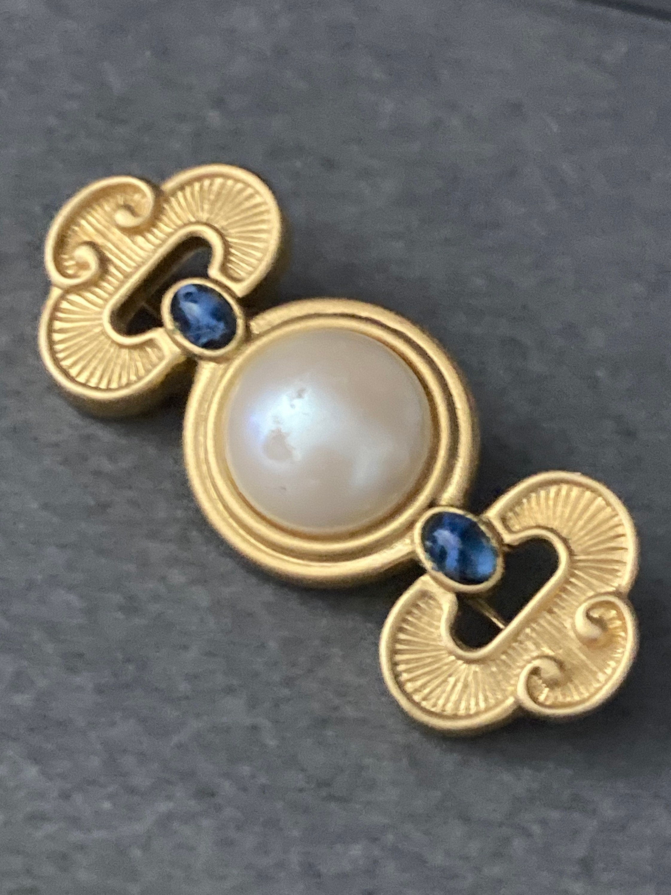 Vintage Etruscan large pearl bar brooch with blue glass cabochons