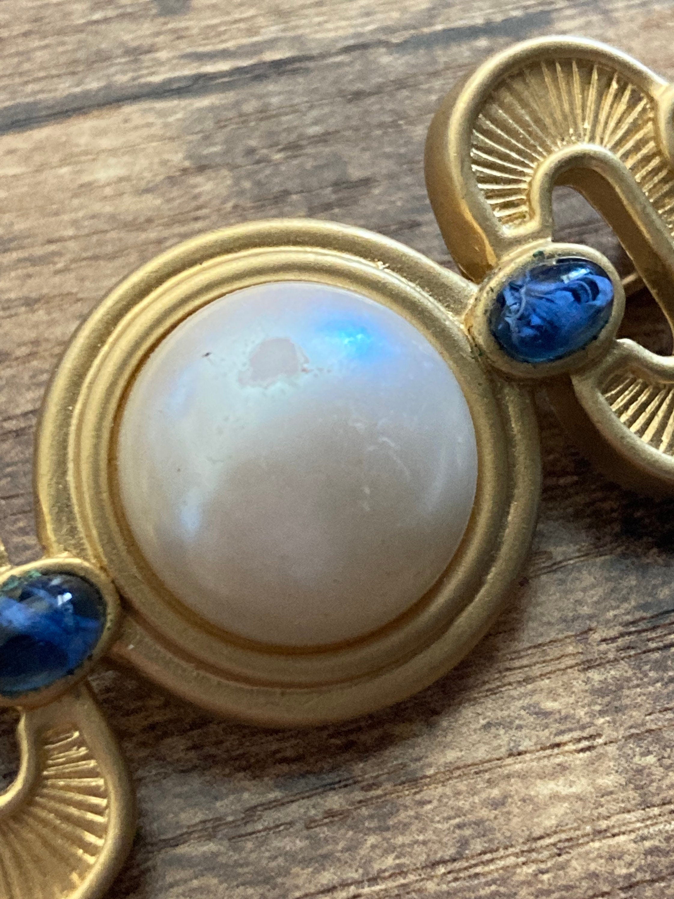 Vintage Etruscan large pearl bar brooch with blue glass cabochons