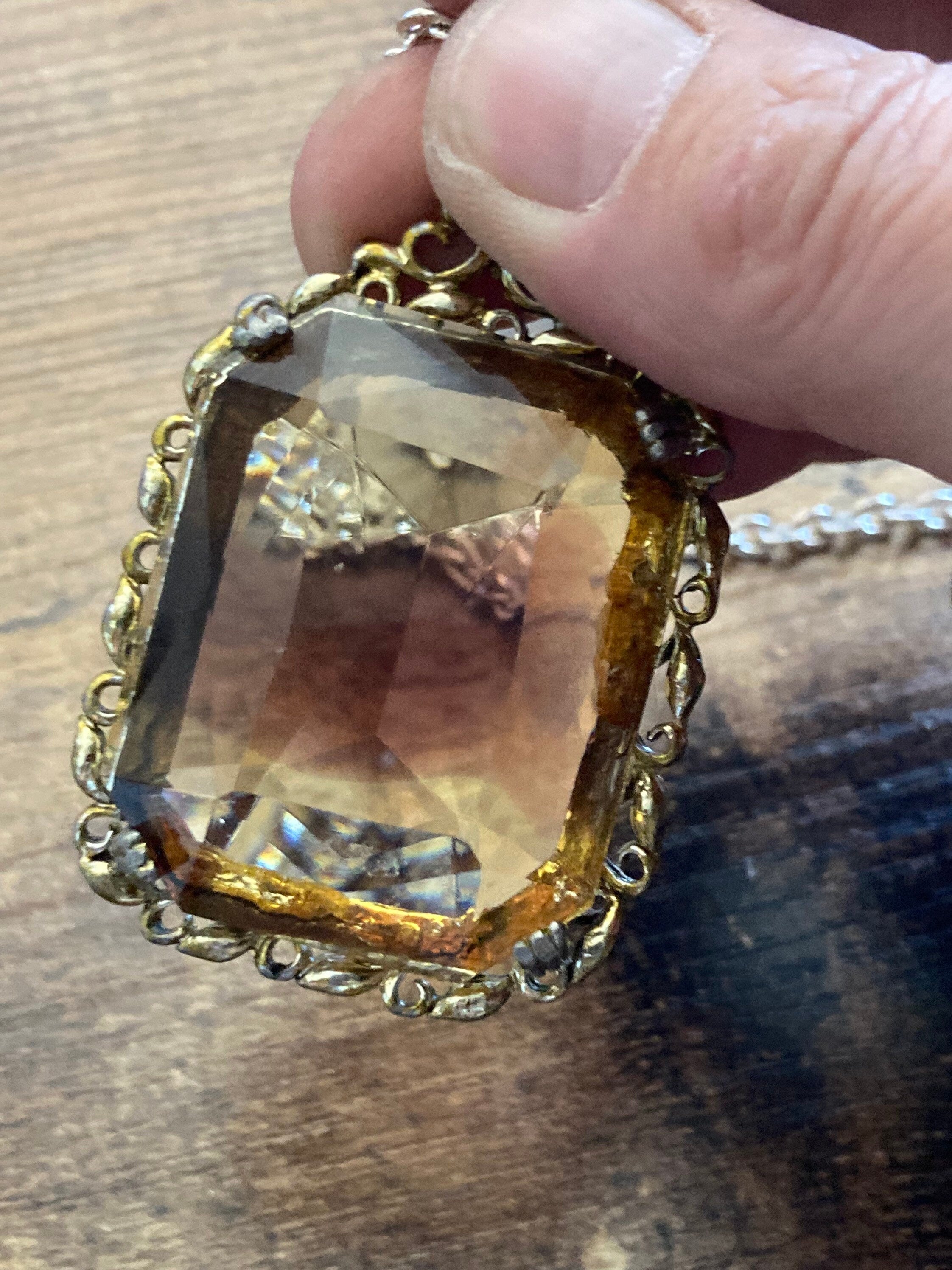 Vintage gold tone metal brown cognac glass pendant necklace