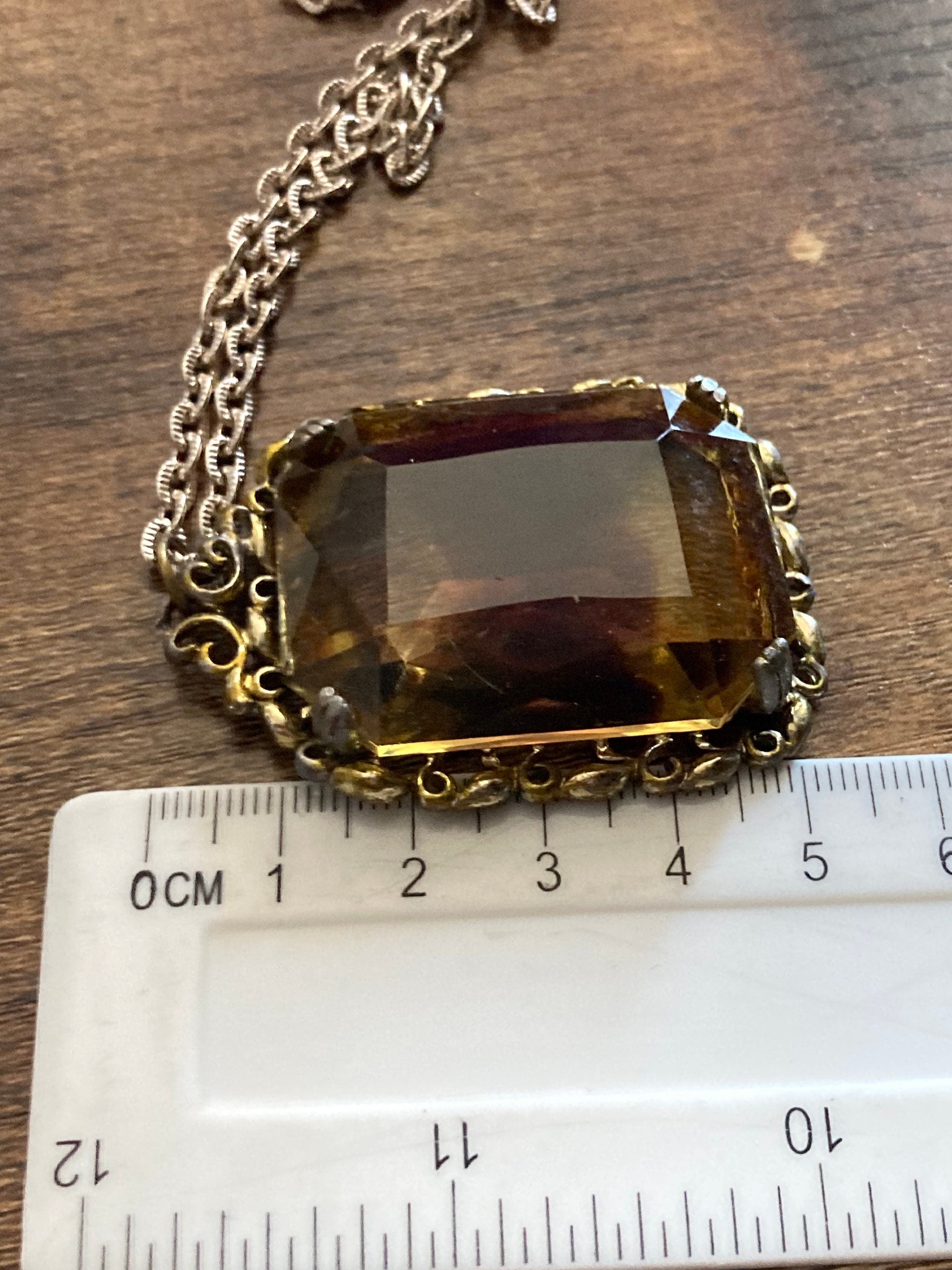 Vintage gold tone metal brown cognac glass pendant necklace